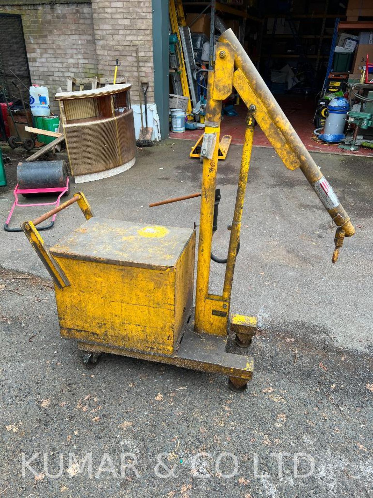 H.F. Clearlift Floor Crane. Capacity 3 CWT. With Various Tooling and Weights as Shown. - Image 2 of 9