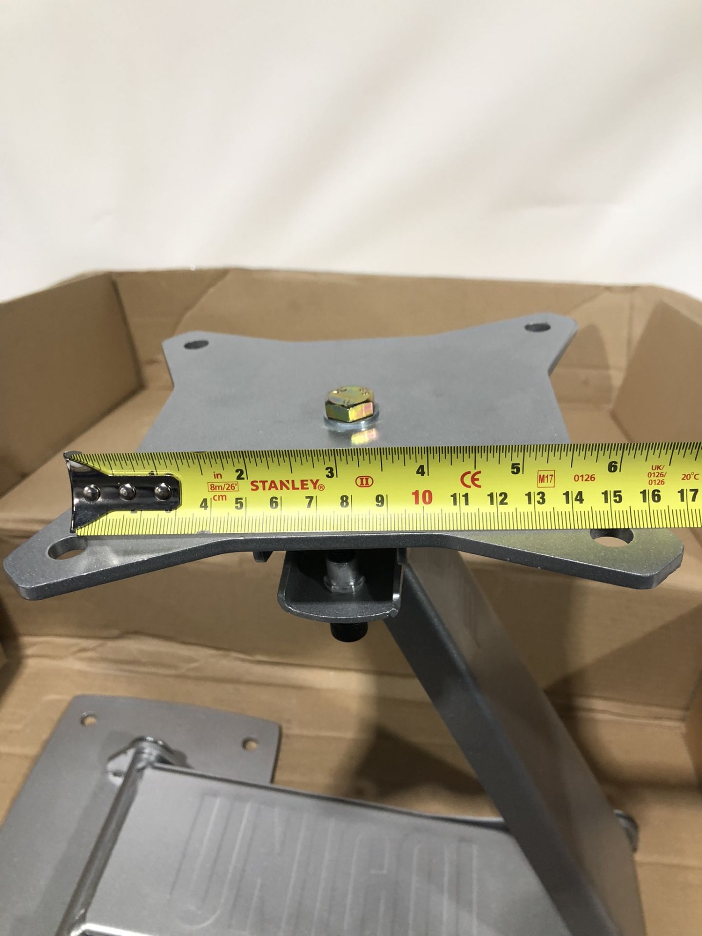 Unicol TV Arm. 150mm VESA centres Condition: New New, box damaged, fits VESA centres of 150mm or a - Image 3 of 4