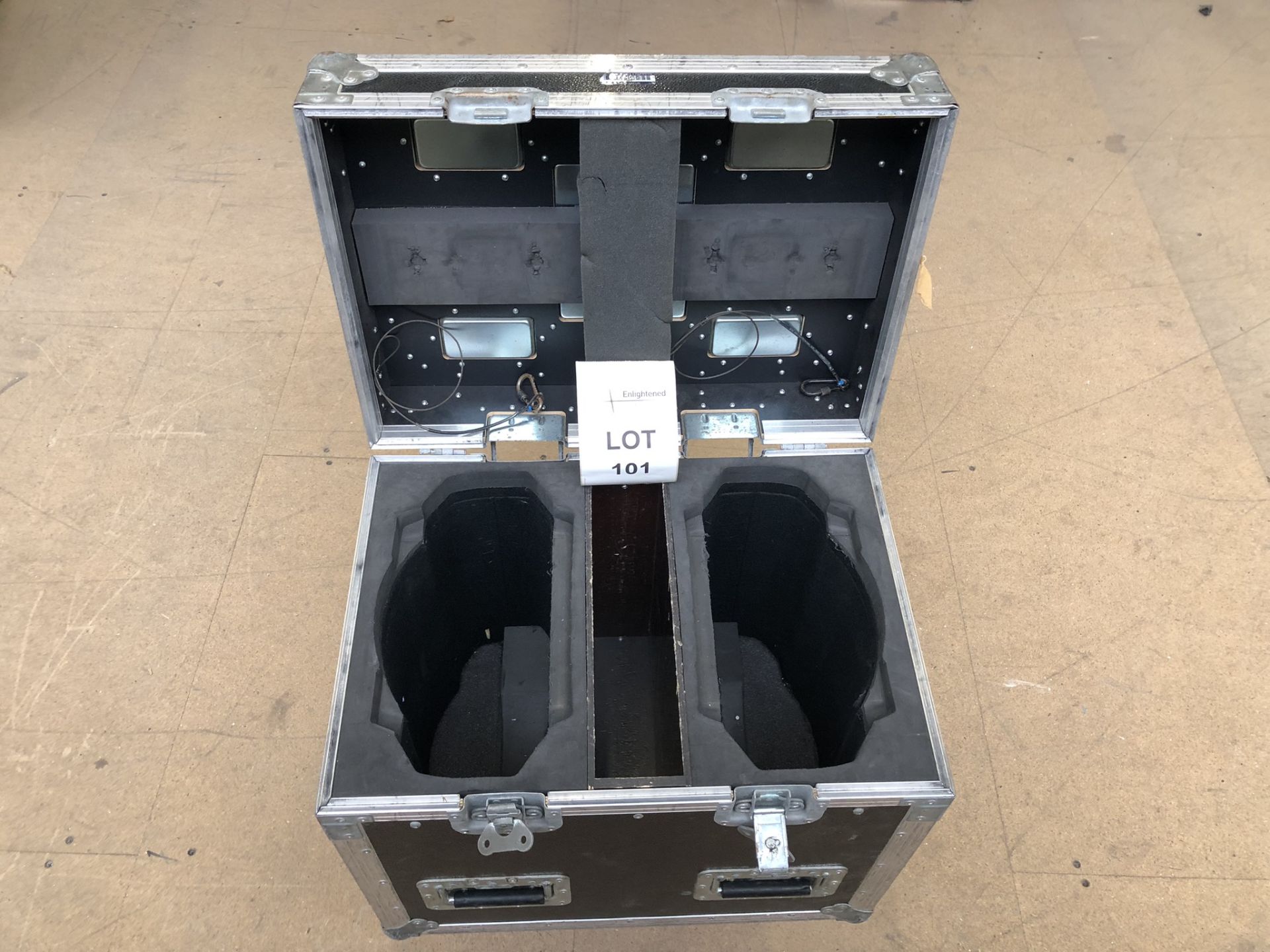 Pair LEDwash 600 in Twin case Condition: Ex-Hire 2x LEDwash 600 in 2 way flightcase, All units are - Image 2 of 6