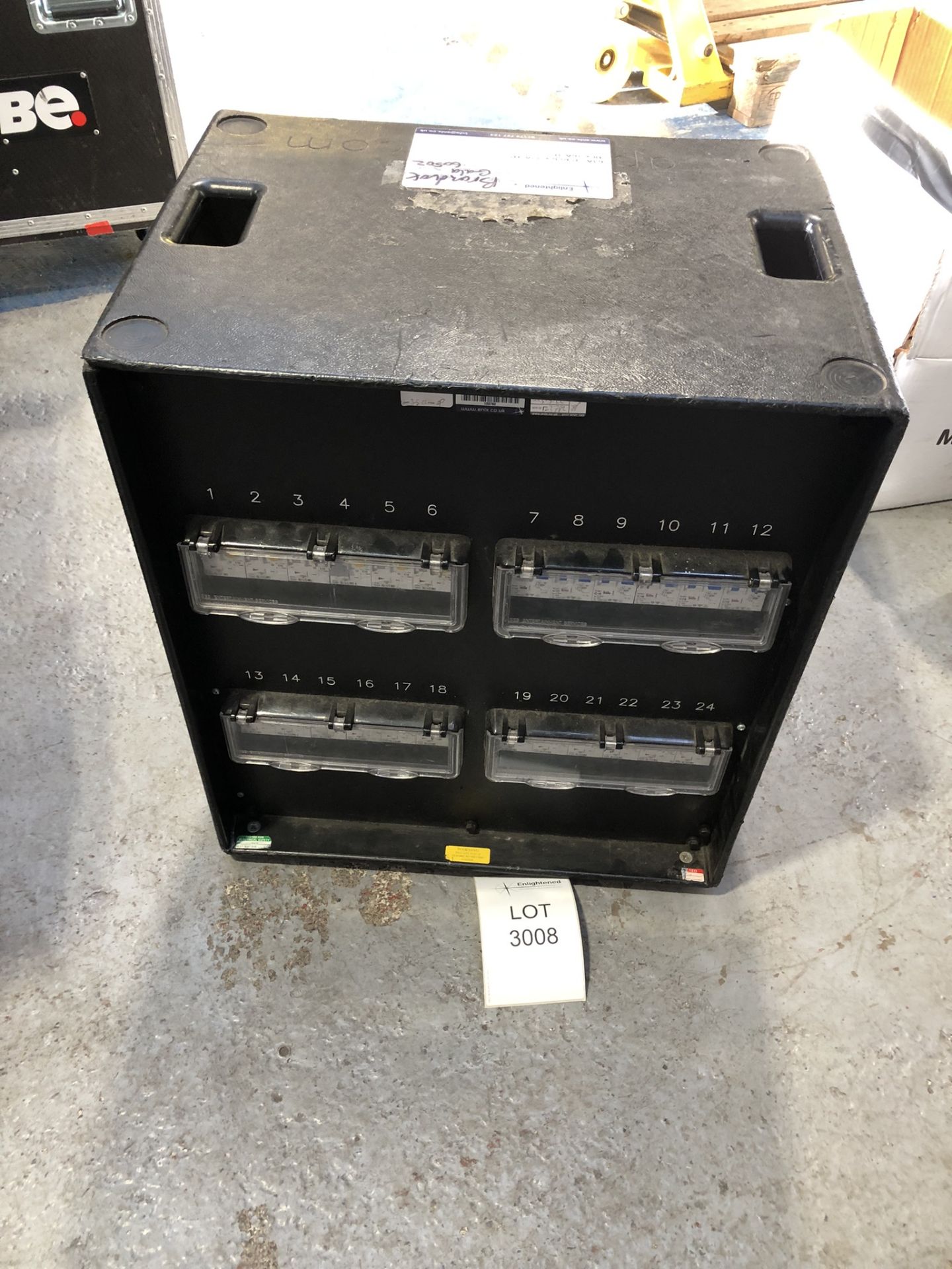 Power Distribution Unit 63a 3Ph to 6x32a 18x16a 1Ph Condition: Ex-Hire Power Distribution Unit 63a 3 - Image 2 of 8