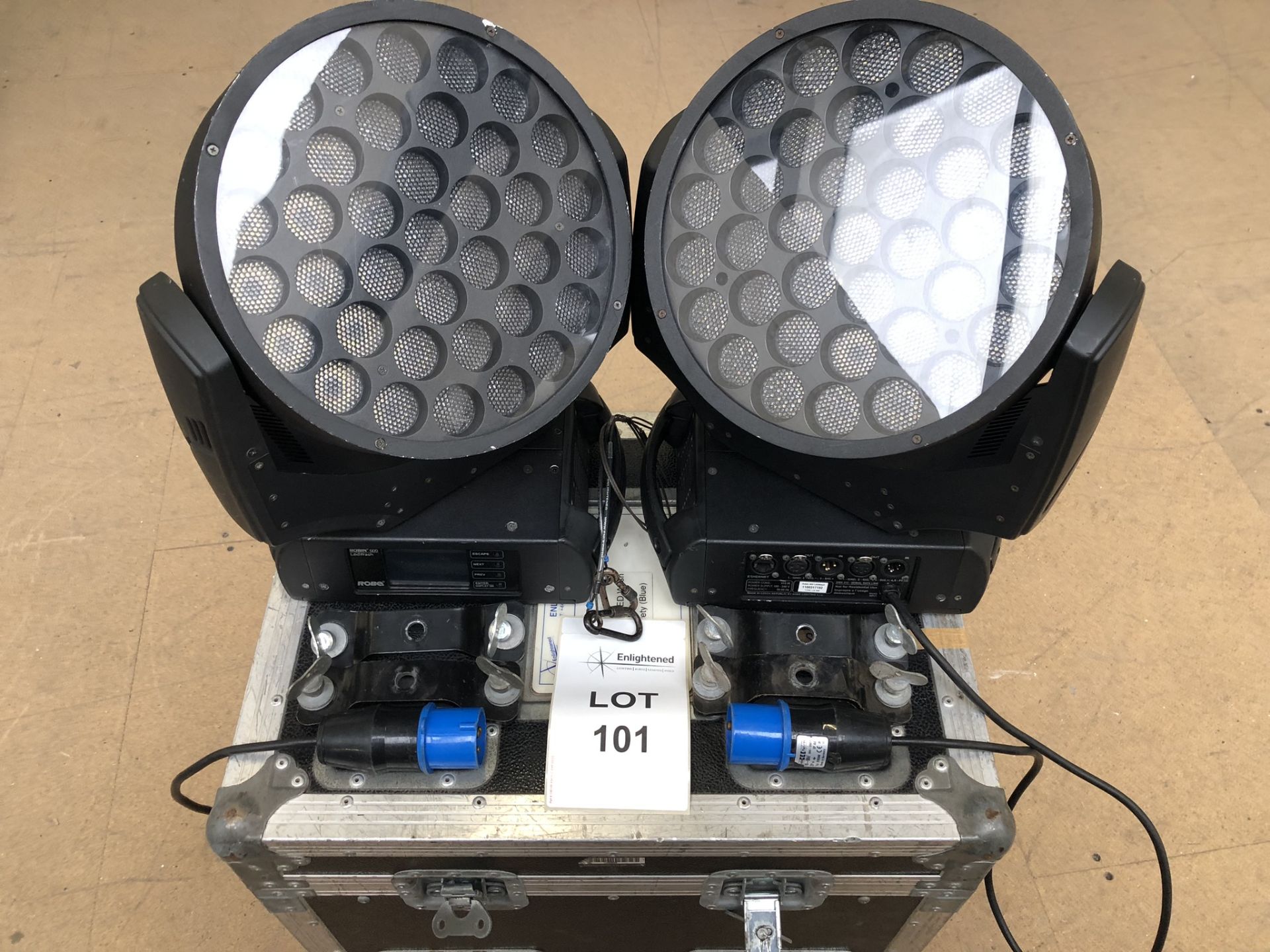 Pair LEDwash 600 in Twin case Condition: Ex-Hire 2x LEDwash 600 in 2 way flightcase, All units are