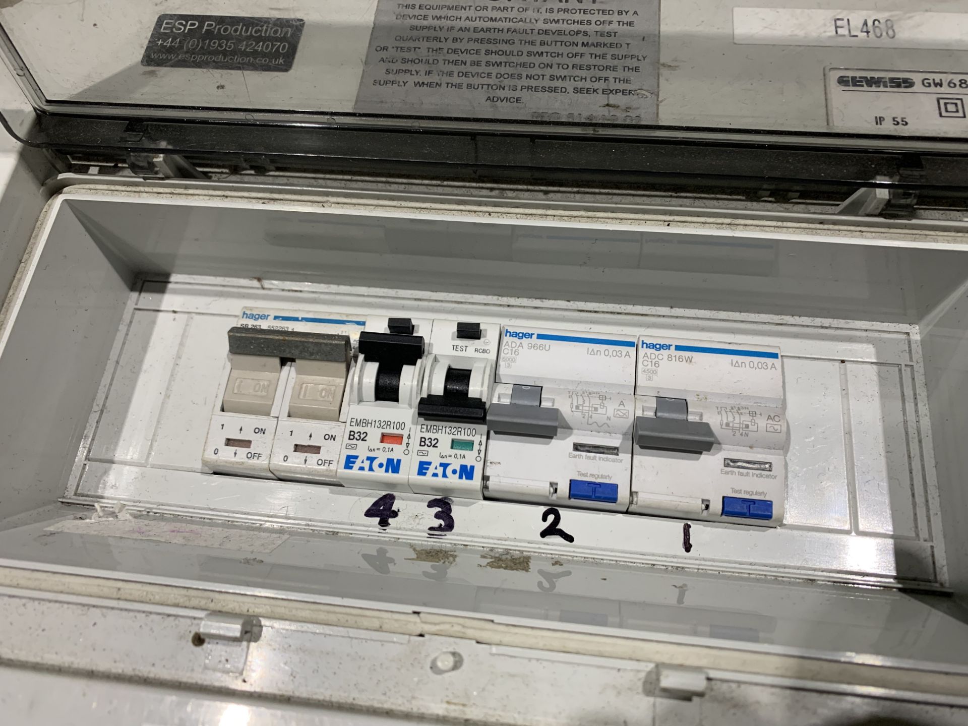 Power Distribution Unit 63a 1Ph to 2x32a, 2x16a 1Ph Condition: Ex-Hire 63A Single Phase Distro, - Image 2 of 2