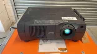 Toshiba TLP770 Projector