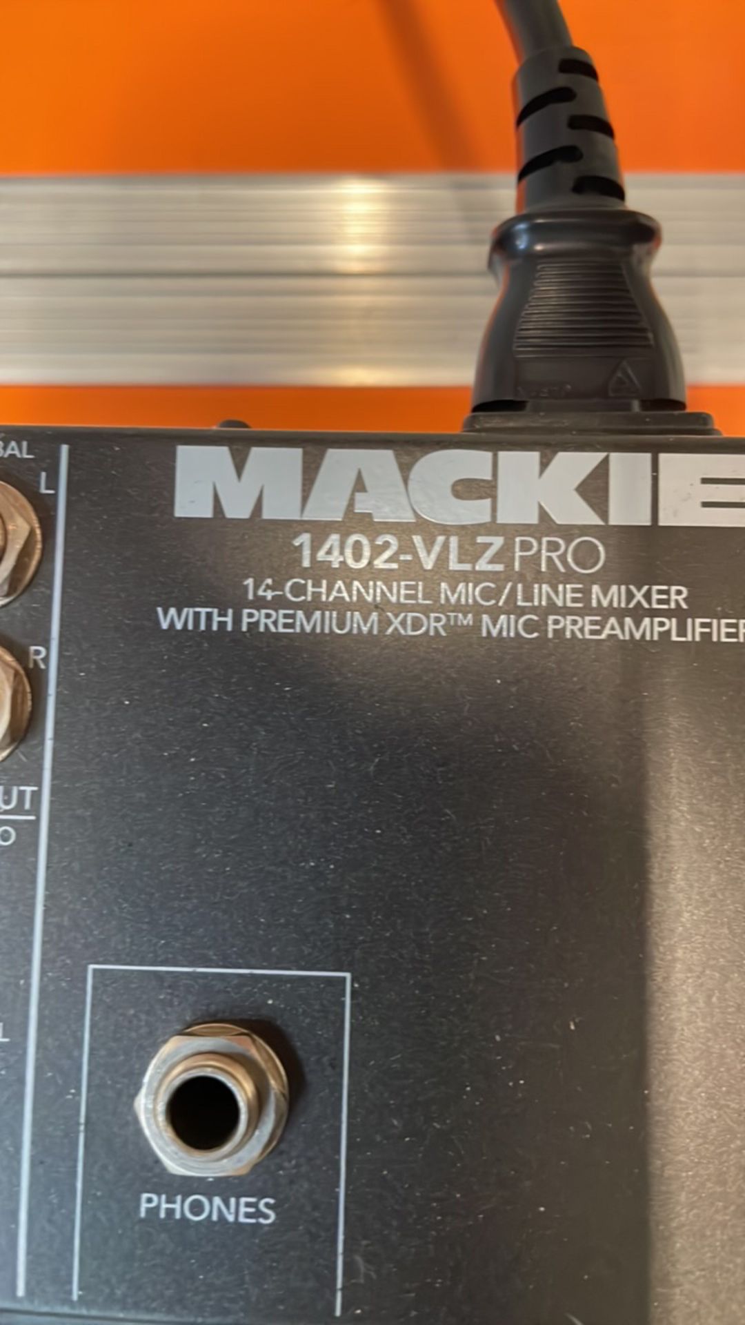 Mackie 1402-VLZ Pro mixer - Image 6 of 7