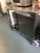 1000W 650D 850Hm, With bottom storage shelf *contents not - Please note this Lot is located at