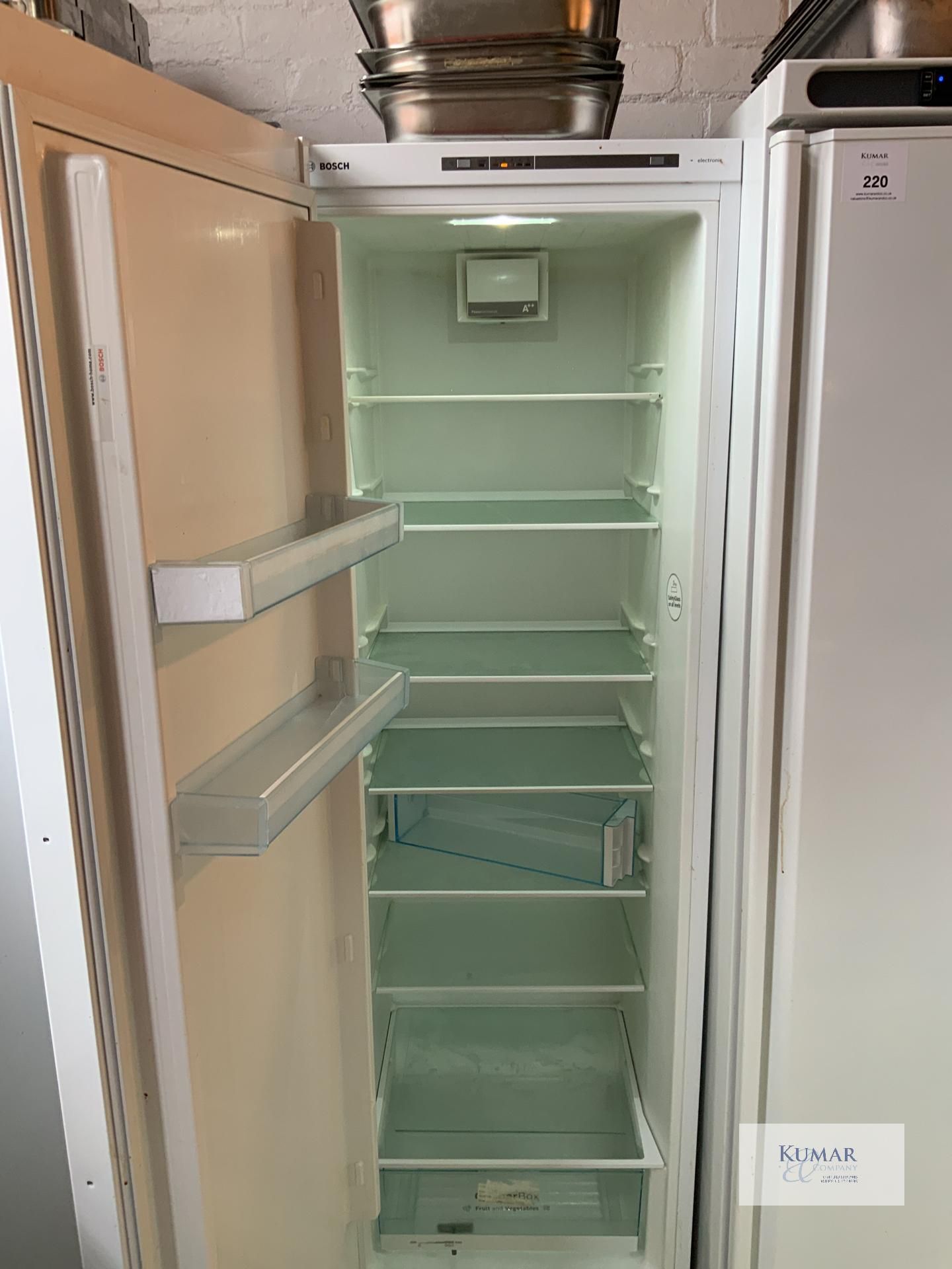 Bosch Upright Refrigerator. Please Note - This lot is located at Hengata Restaurant, 106 High - Image 5 of 6