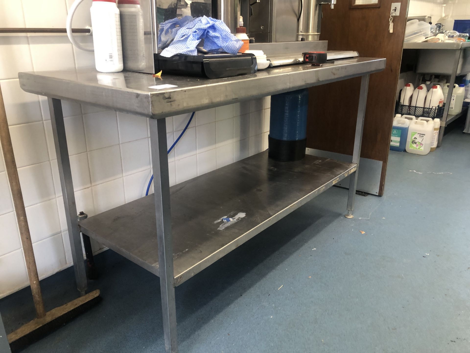 1500W 650D 850D - bottom storage shelf, *contents not included* - Please note this Lot is located at