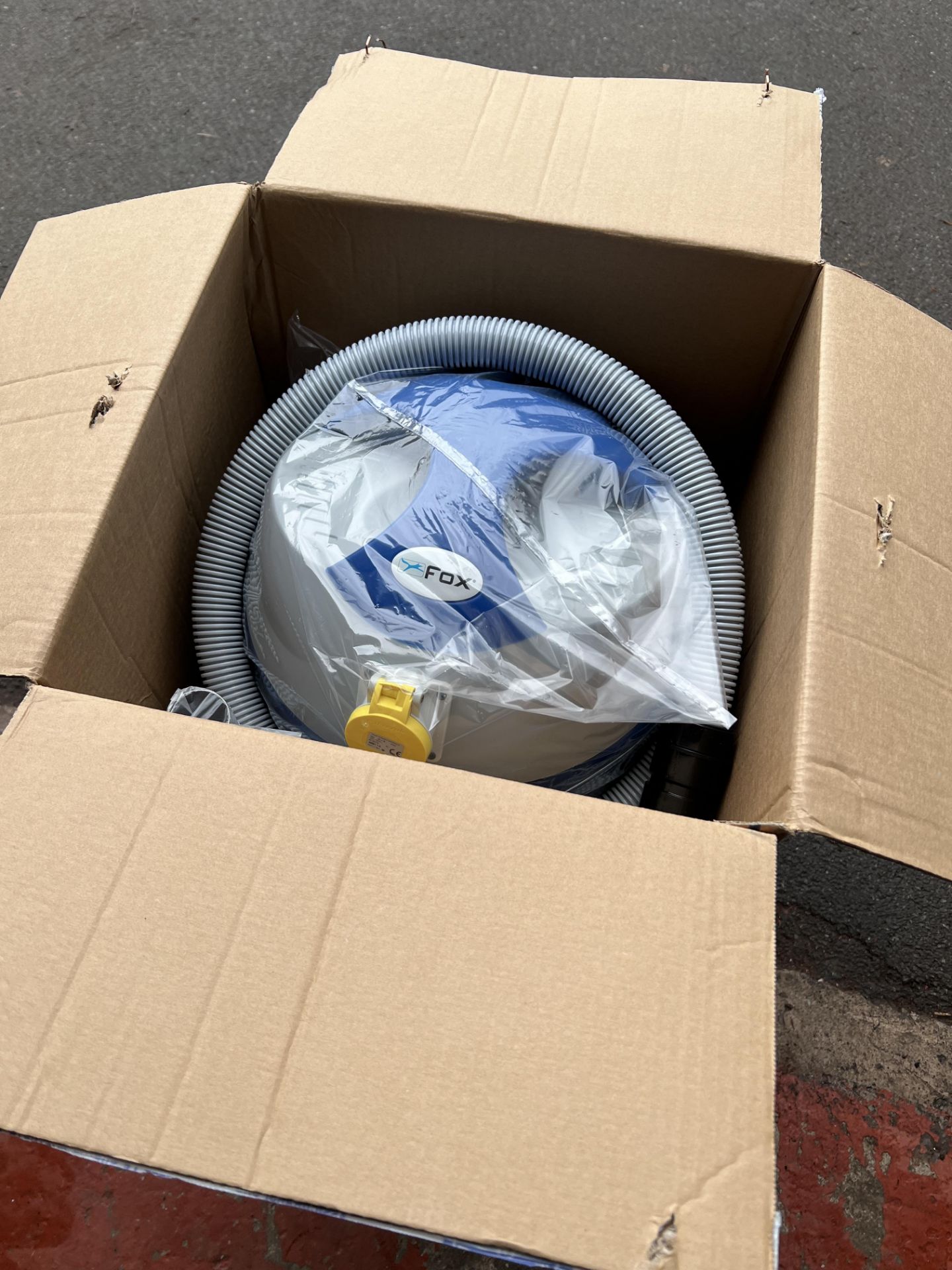 1x Boxed, Unused Fox F50-811-110 M Class Dust Extractor 110v. Please Note, Located at Unit 1 Walsall - Bild 4 aus 6