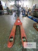 Make Unknown 3000Kg Hydraulic Pallet Lift Truck - Please Note this Lot is Located at V & L Metals