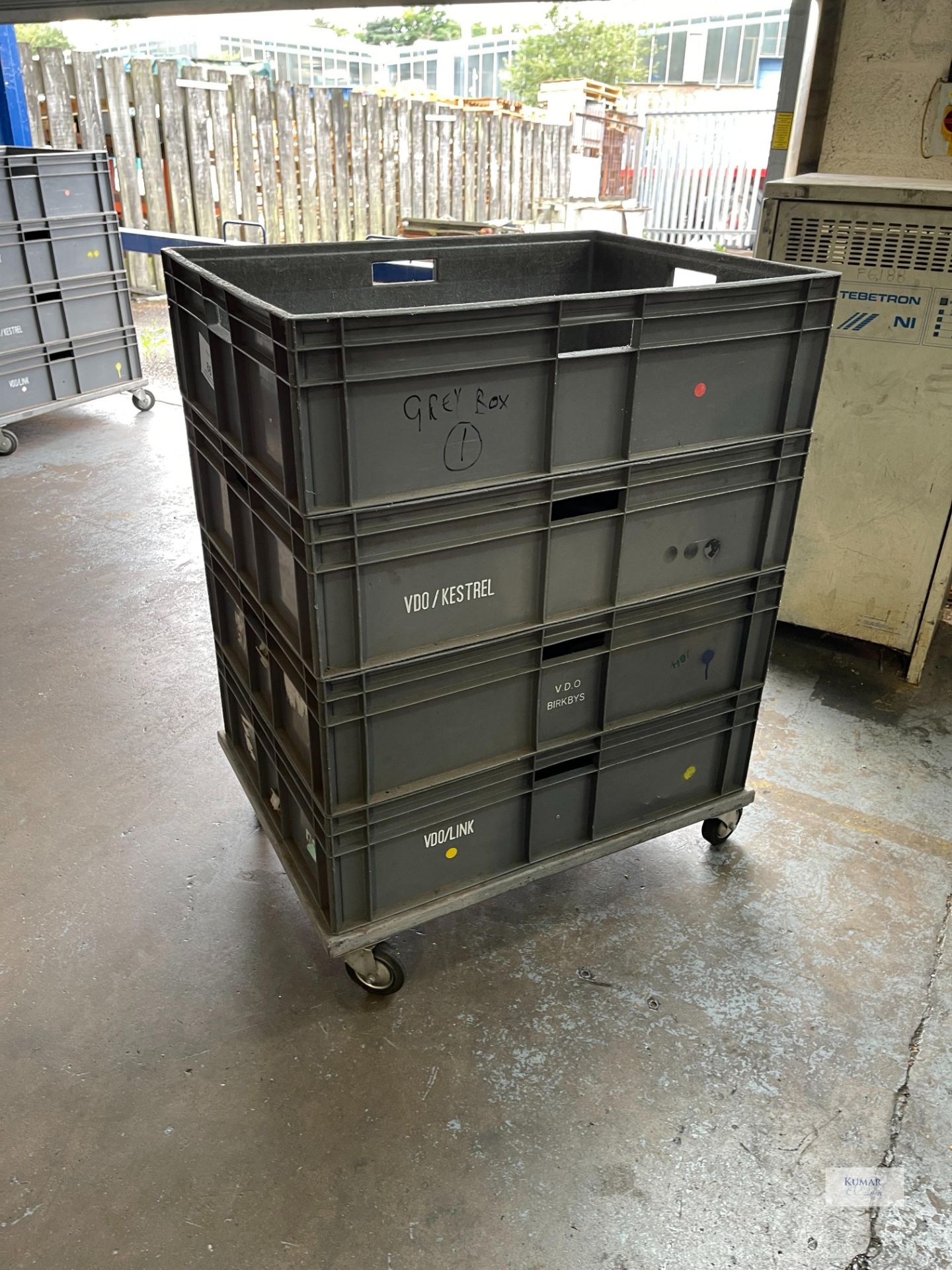 4: Allibert 87L Grey PE Stacking Container, Internal Depth - 235mm x W- 600mm x L 800mm with - Image 3 of 8