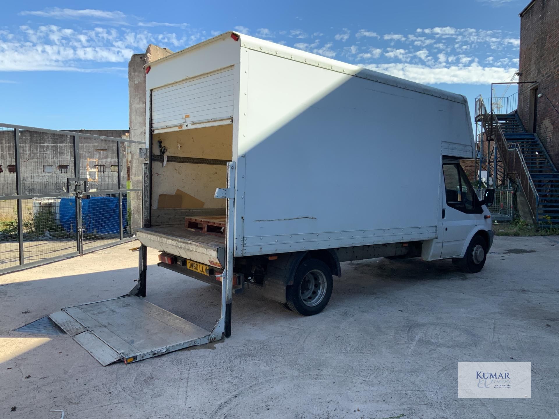 Ford Transit 350 LWB Luton Van with Tail Lift, Registration No. OW60 LLV, (2010). Recorded Mileage - Bild 6 aus 29