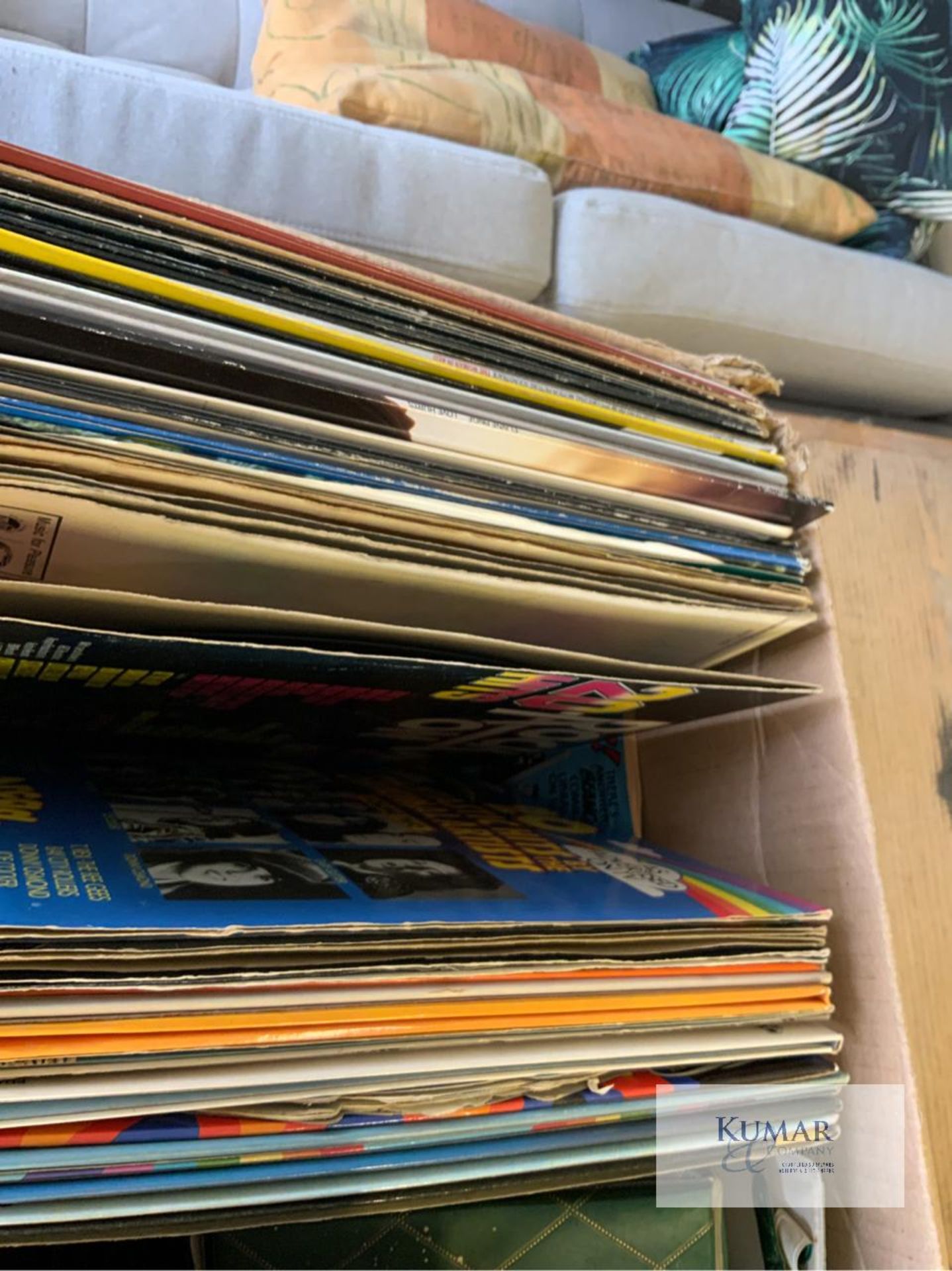 Large Collection of Vintage And Aged Vinyl Records, Books, Literature As Shown - Bild 17 aus 18