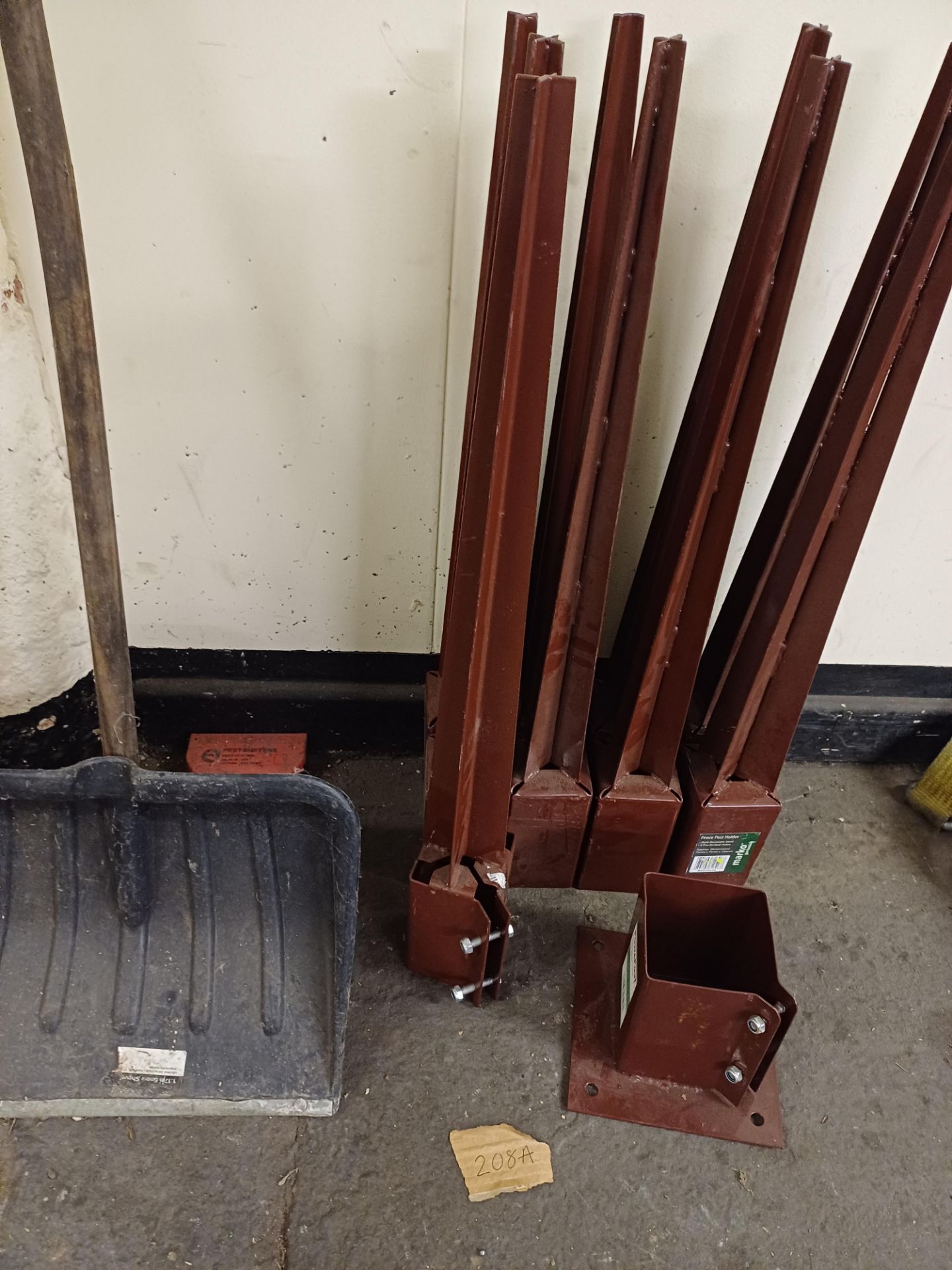 6: Fence Post Holders Marko 75mmx75mmx750mm with Shovel as shown in pictures - Image 2 of 4