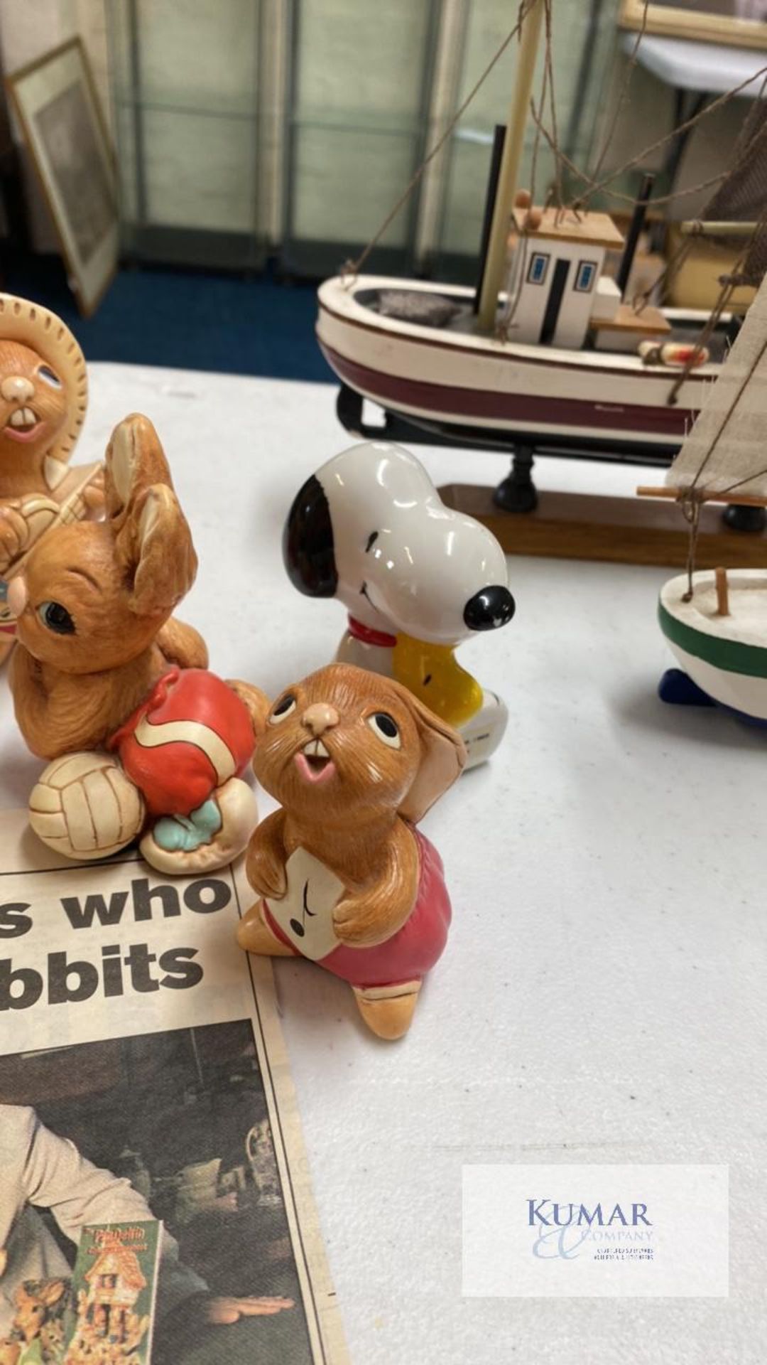 Assorted Bowls and Figures to include Collection of Pendelfin Figurines - Image 6 of 14