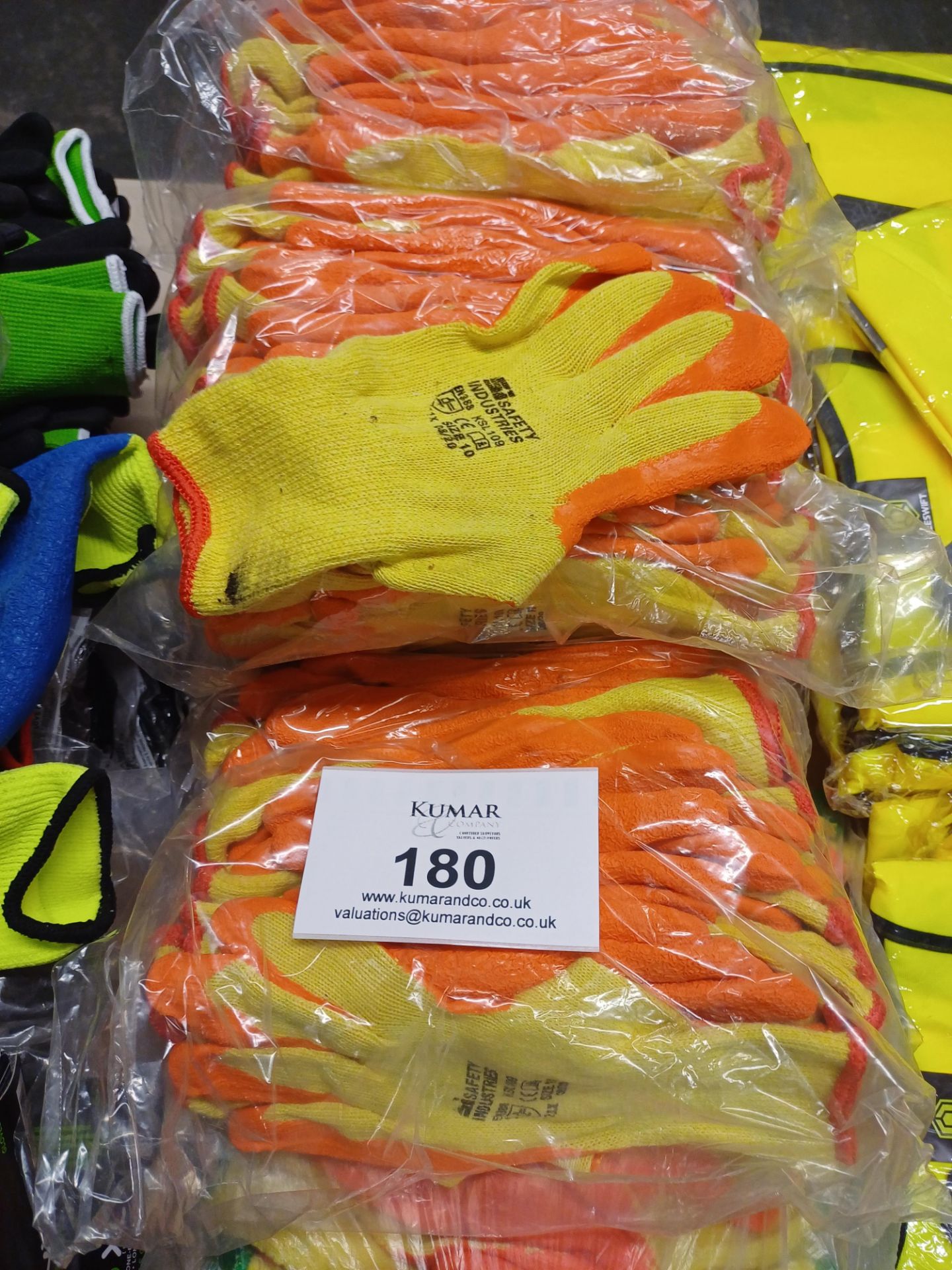 6: Packs of 10 Gloves