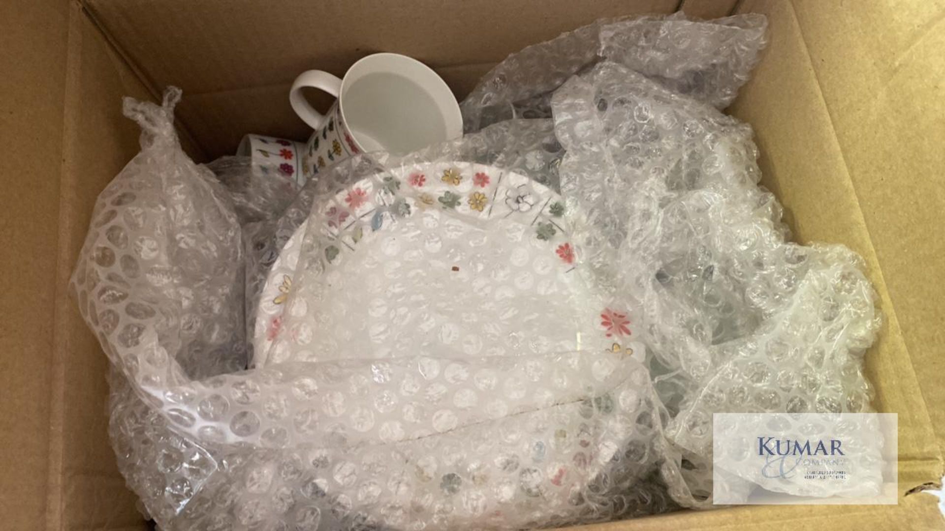 Quantity of Glassware to include Bowls, Cups and Plates - Bild 5 aus 18