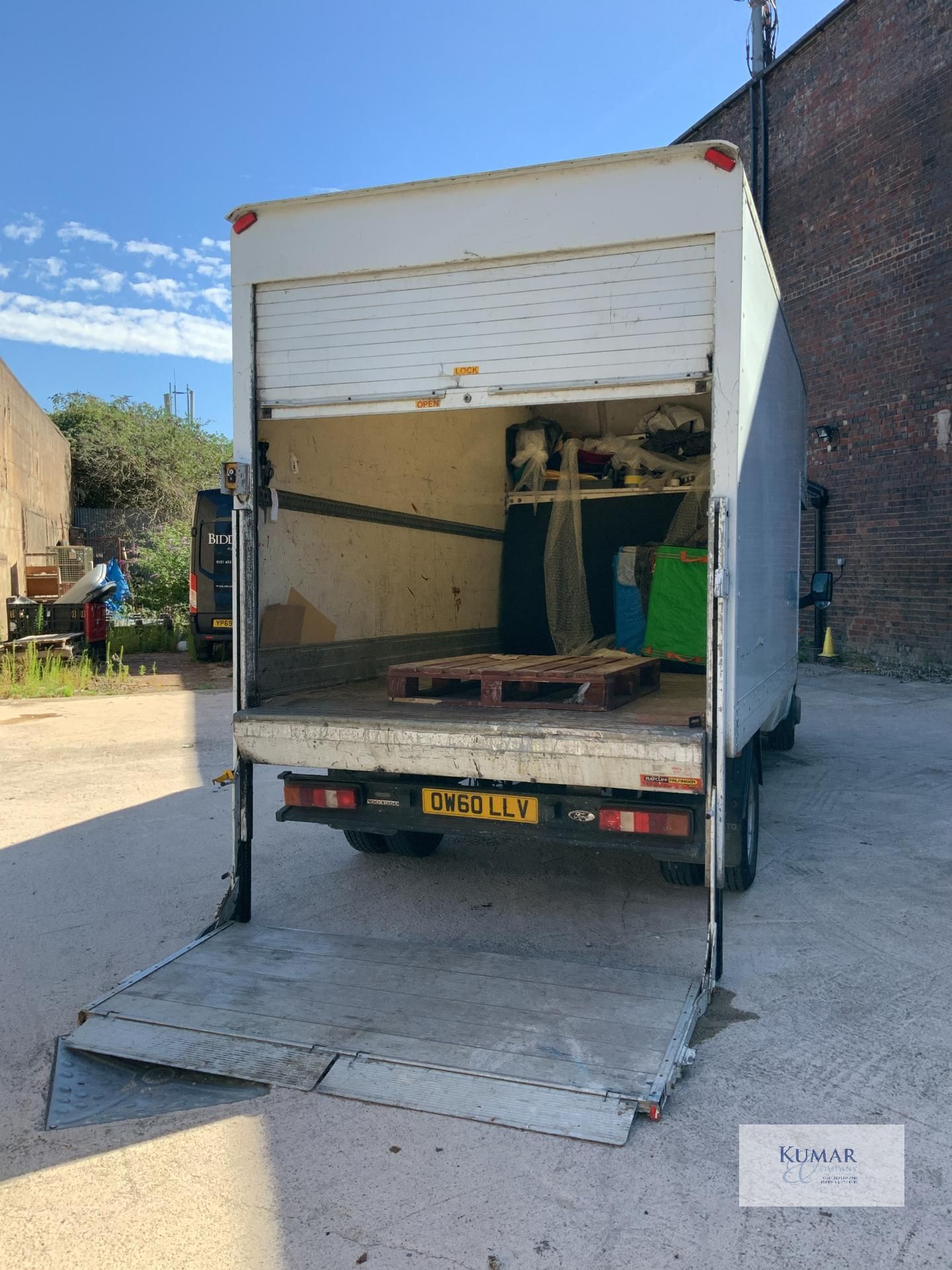 Ford Transit 350 LWB Luton Van with Tail Lift, Registration No. OW60 LLV, (2010). Recorded Mileage - Bild 7 aus 29