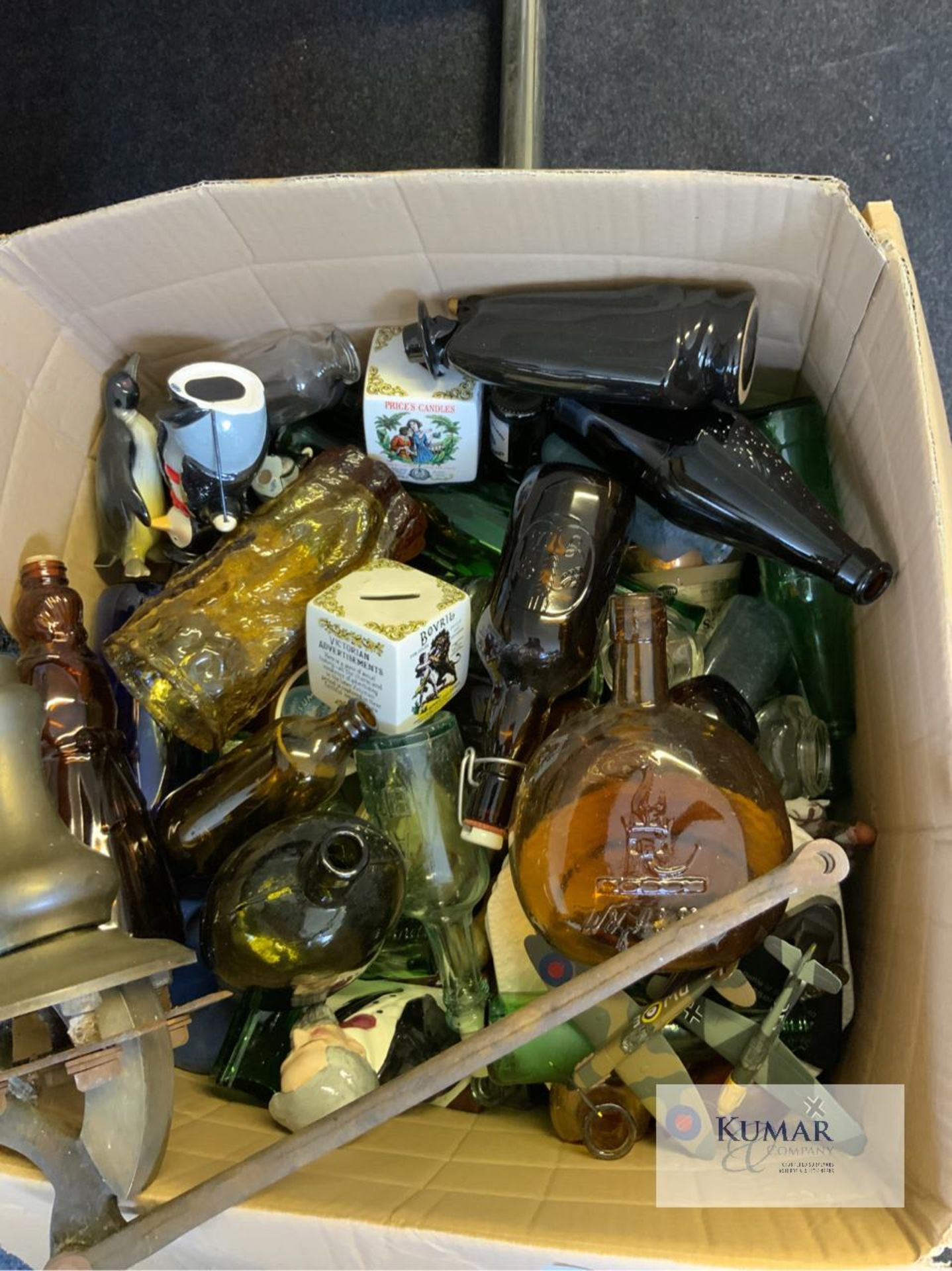 Contents of Assorted Box Comprising Glassware, memorabilia, - Image 2 of 4