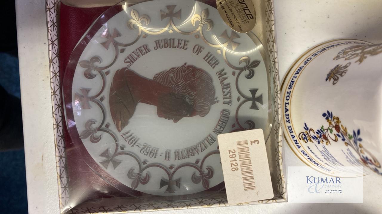 Collection of Royal Memorabilia to include Commemorative Plates - Image 14 of 24