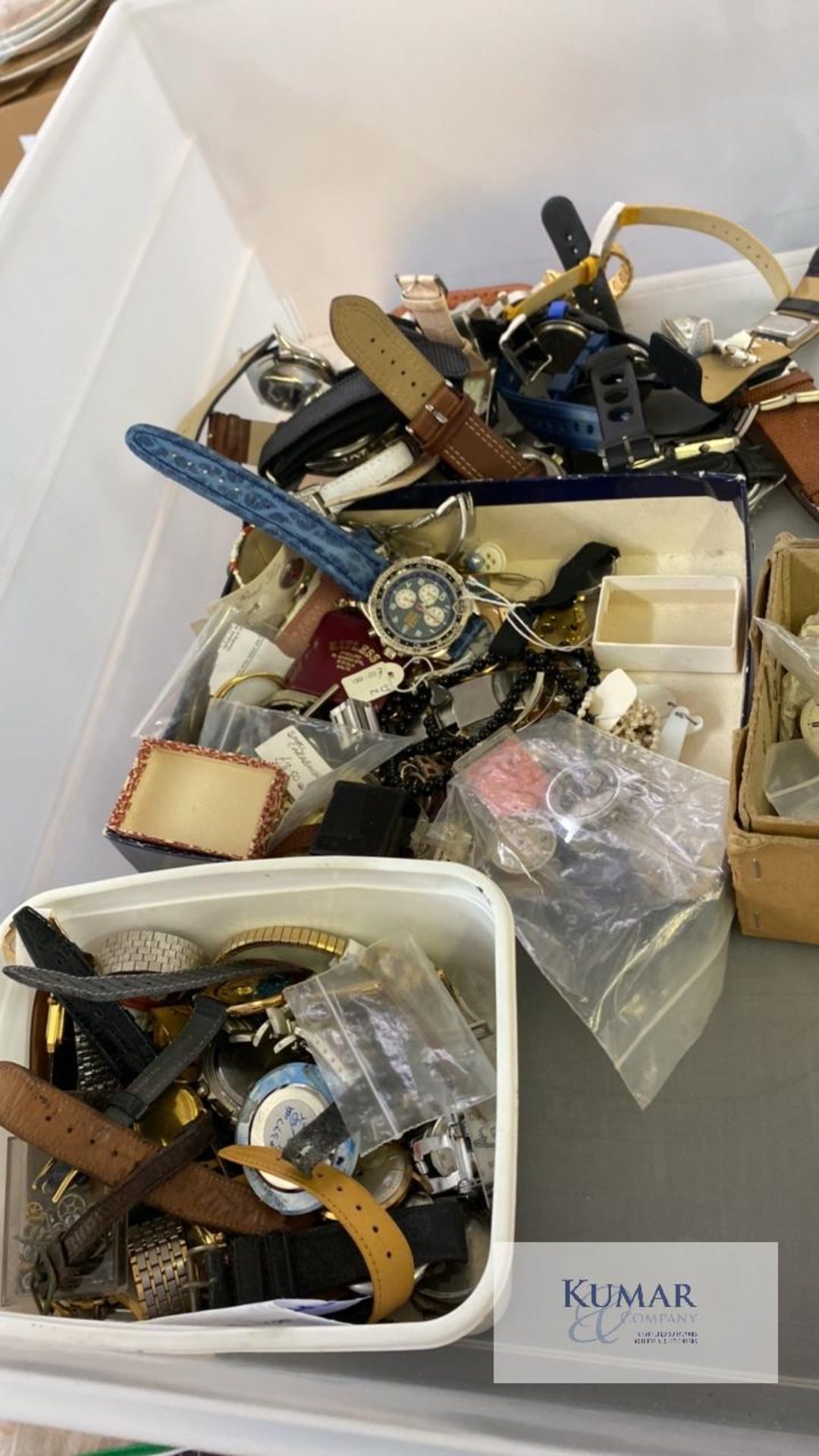 Quantity of Assorted Jewellery to include Rings, Handcuffs and Necklaces - Bild 15 aus 15
