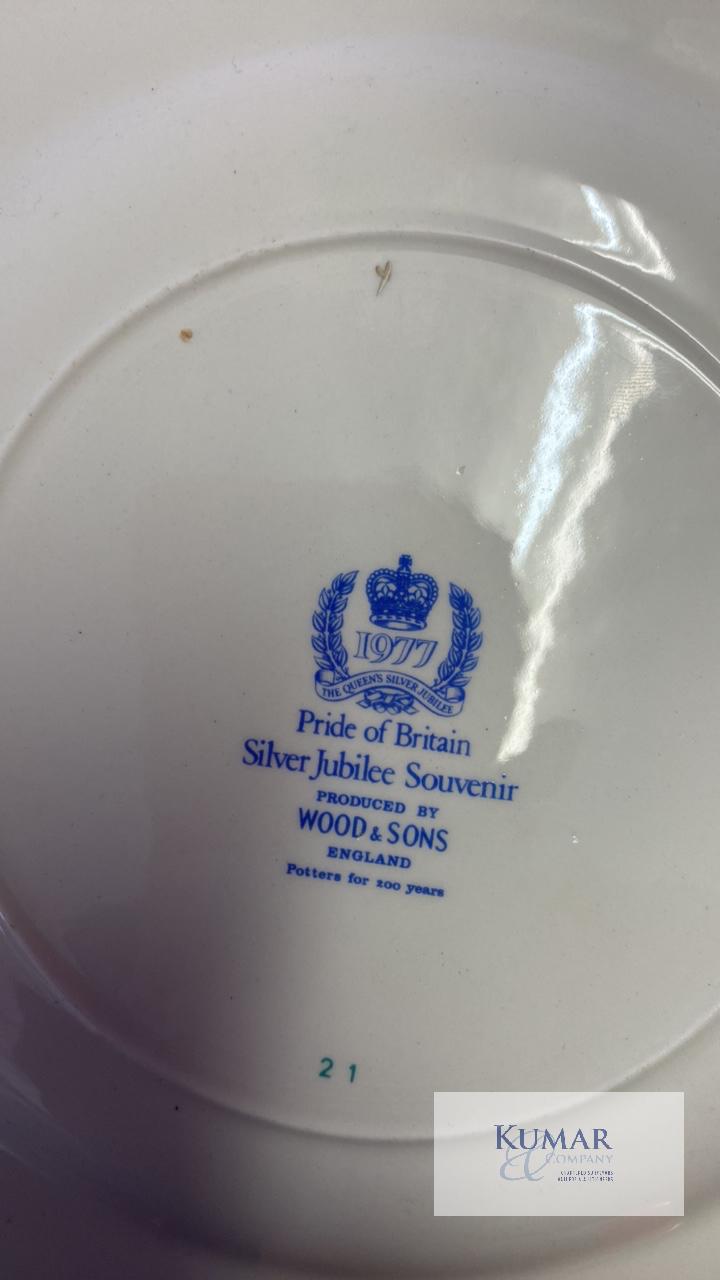 Collection of Royal Memorabilia to include Commemorative Plates - Image 10 of 24