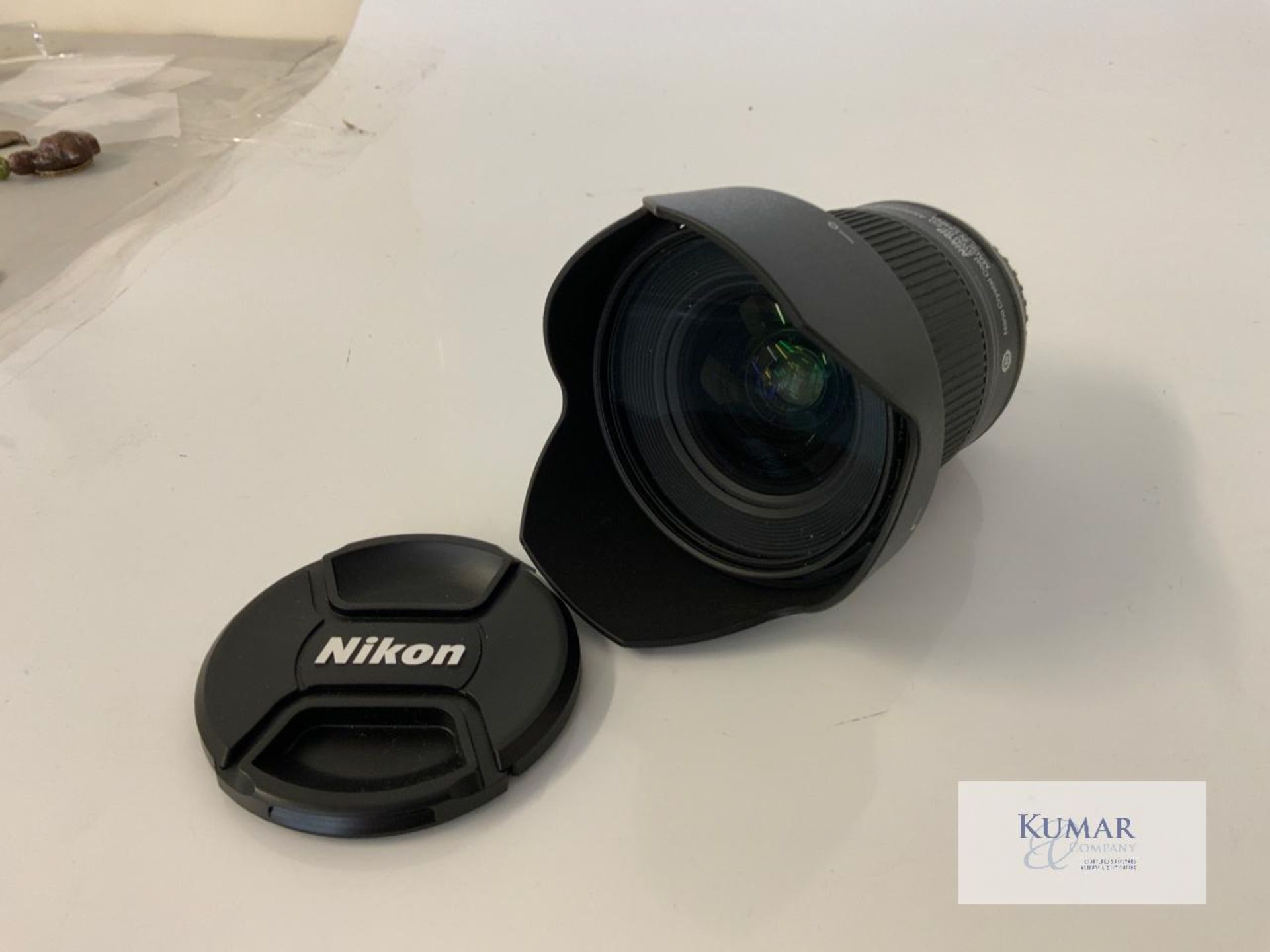 Nikon AF-S Nikkor 20mm 1:1.8G ED Zoom Lens with Nikon HB 72 Lens Hood & Carry Case - Image 8 of 10