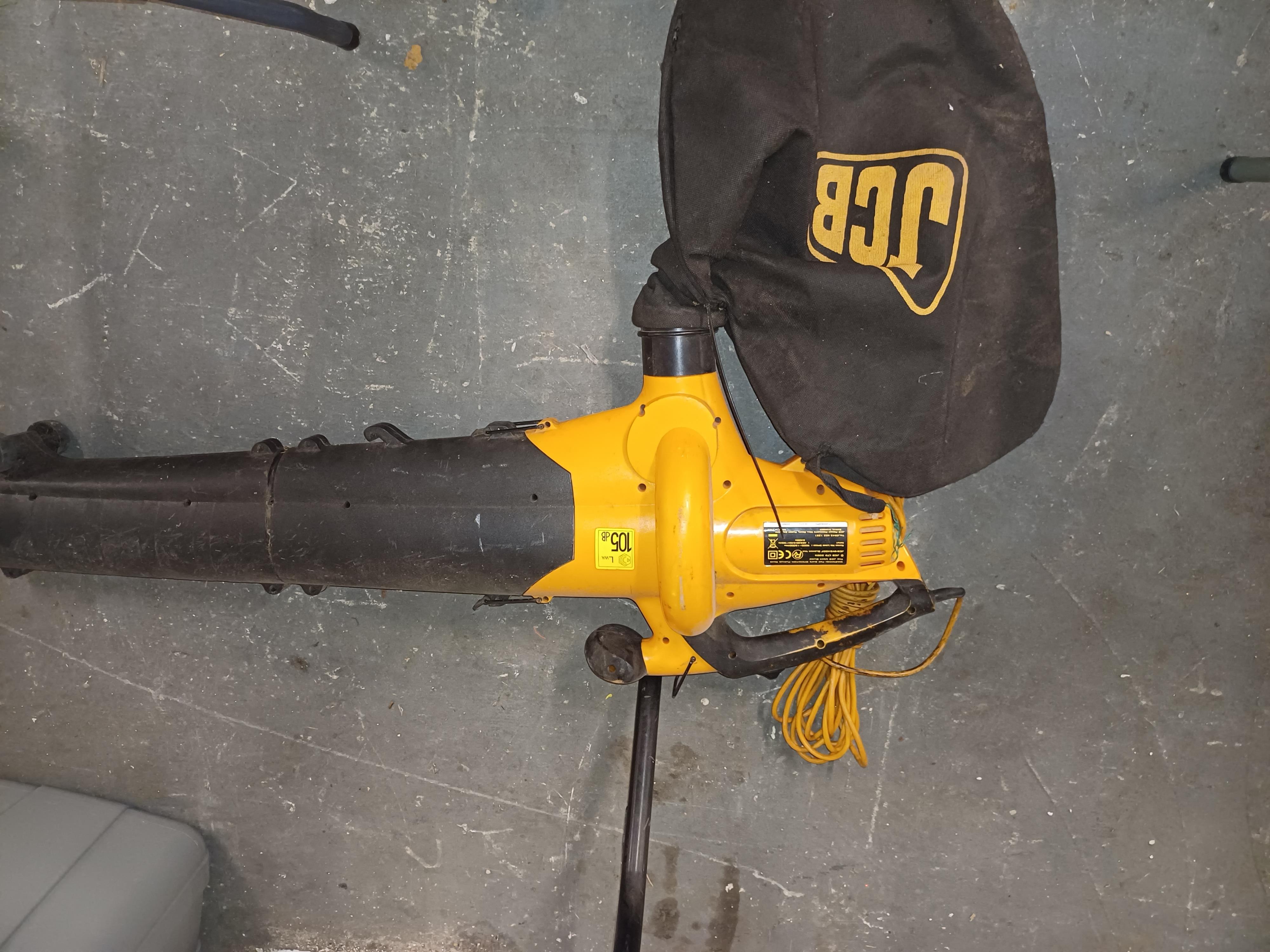 JCB Leaf Blower Vaccum - Model BV2400F - Serial No: ITJ000834PO - Image 2 of 3