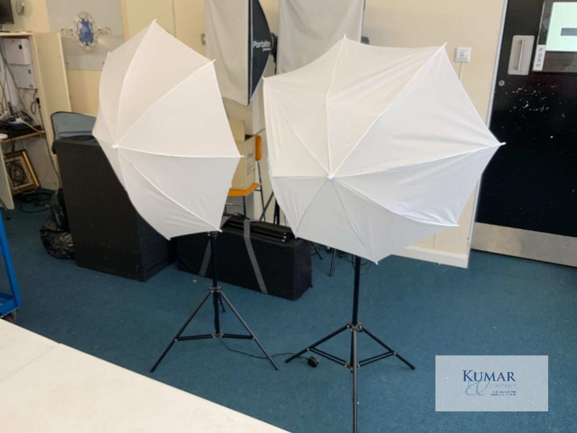 2: Translucent Lighting Umbrellas with Set Photo Bulbs & Tripods