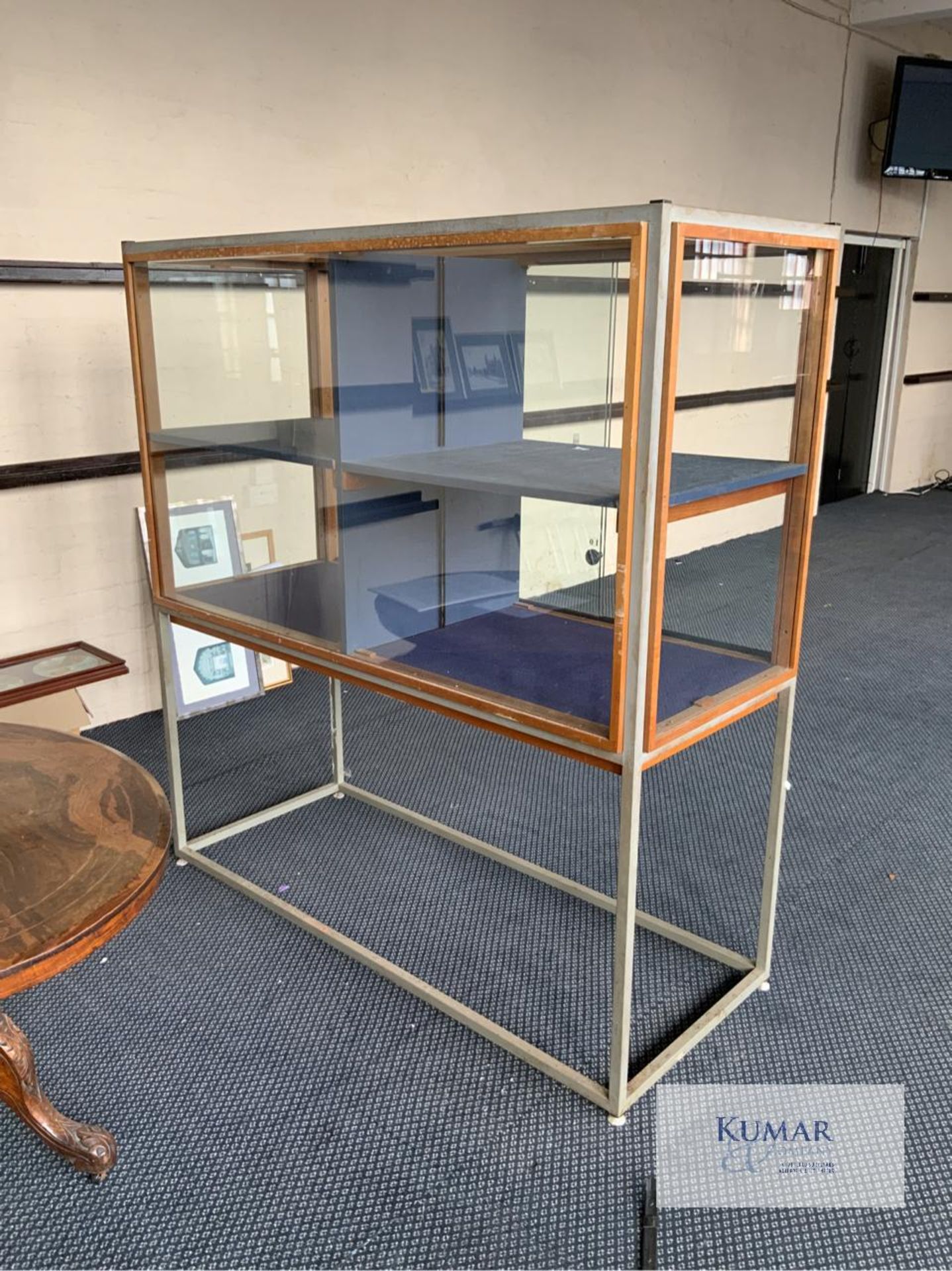 Glass Fronted Display Cabinet Located Main Sale Room 1st Floor - Image 4 of 4