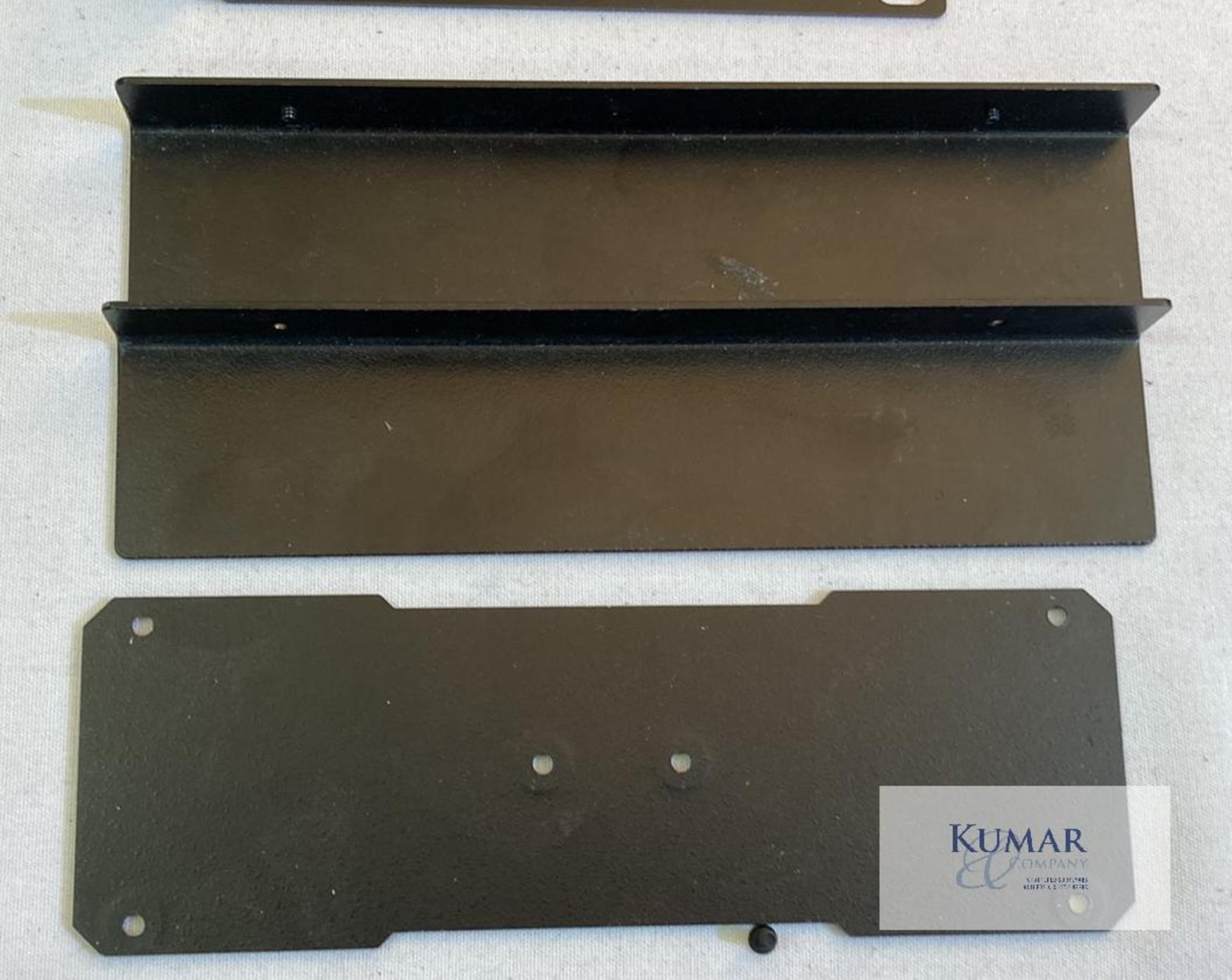 19" rack blanking plate and mounting assortment Description: Assortment of 19" blanking plates - Image 13 of 15
