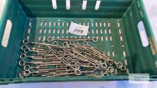 20 of M10 Eye/Eye Turnbuckle 400KG SWL Description: M10 turnbuckles 400kg SWL, stainless steel. A4-