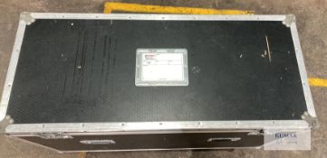 8-Compartment Source Four CE Flightcase with accessory compartment Description: 8-way case with