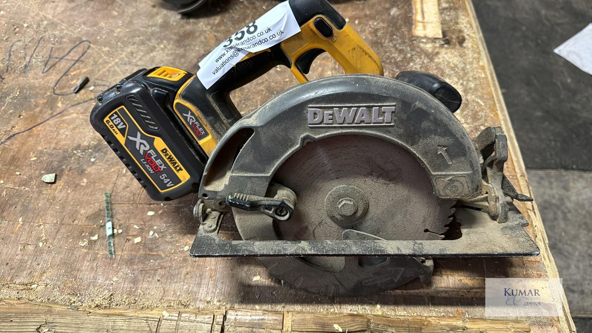 Dewalt Circular Saw with XR Flex 18v 6.0Ah battery - No Charger