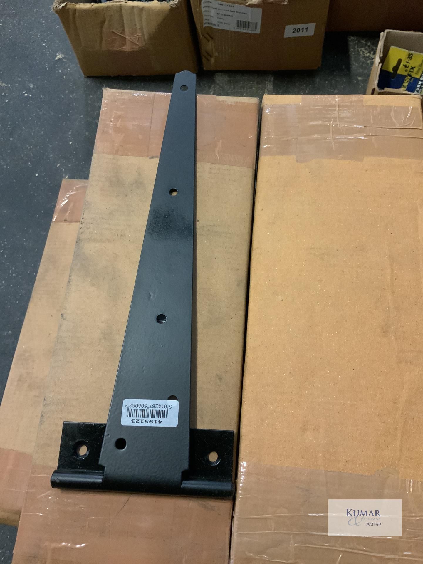 Approx 110 Medium Tee Black Hinges - Image 2 of 4