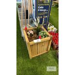 Holywell Single Planter, Sizes (W x D x H) 0.47m x 0.47m x 0.52m