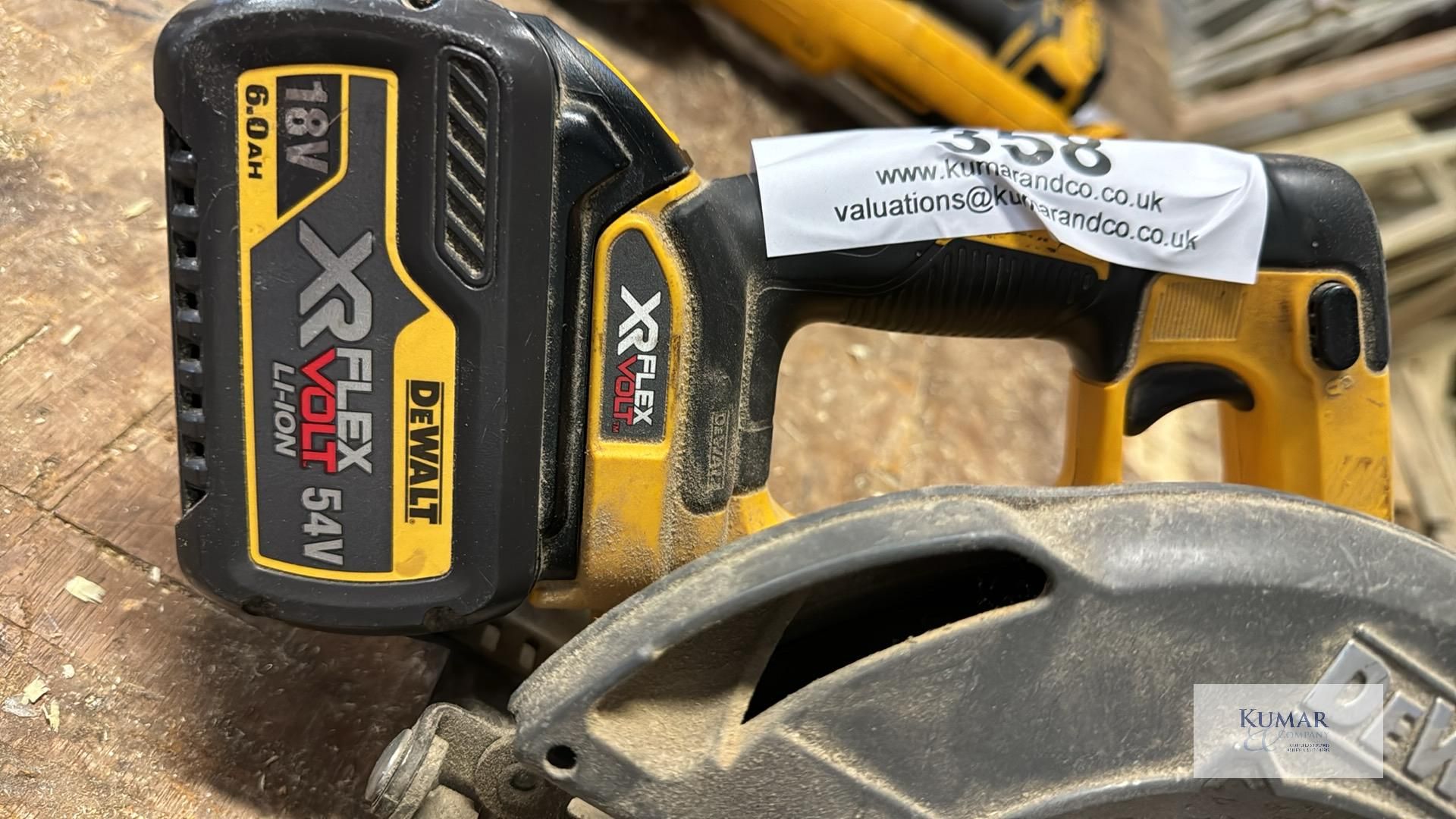 Dewalt Circular Saw with XR Flex 18v 6.0Ah battery - No Charger - Image 2 of 7