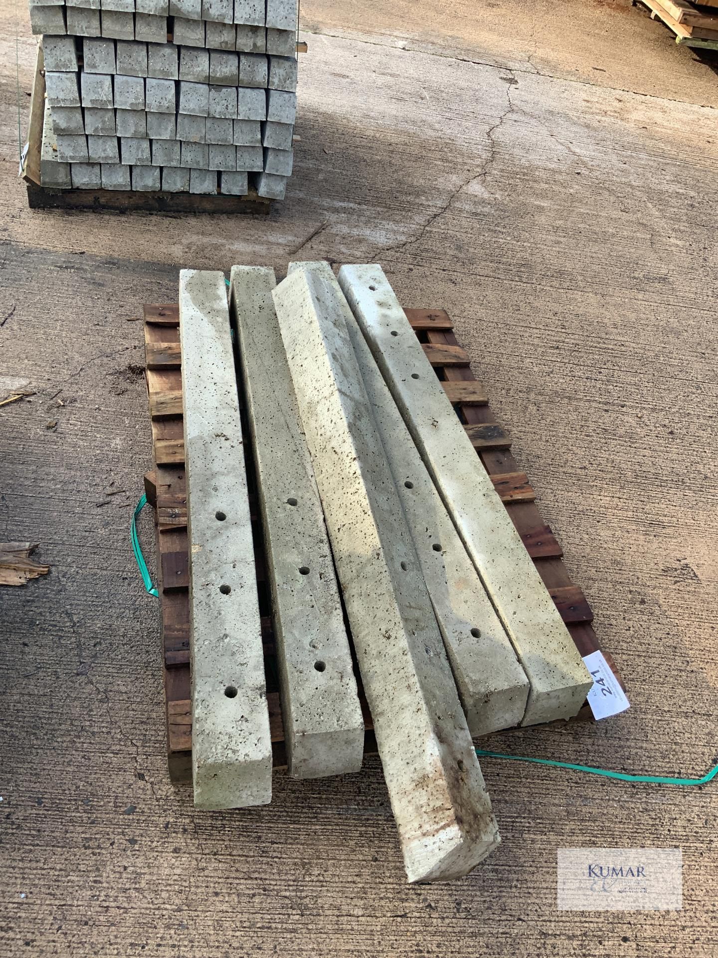 5: 1.2m x 100mm x 100mm Concrete Repair Spur rrp - £28 Each - Image 4 of 4