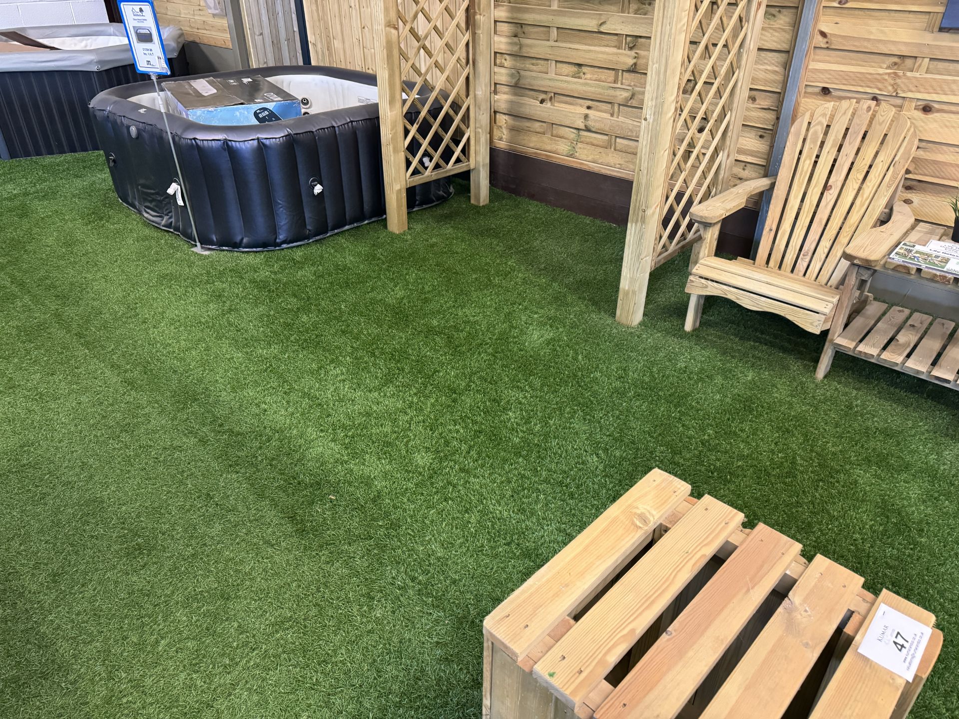 Approximately 150 Square Metre's of Heavy Duty Grade Artificial Grass Advised Laid in Rolls of Uncut - Image 3 of 23