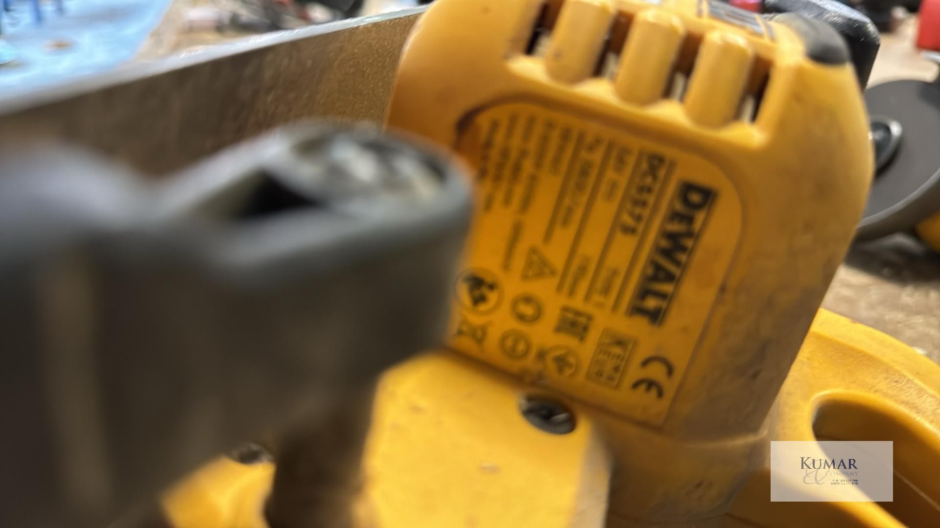 Dewalt Circular Saw with XR Flex 18v 6.0Ah battery - No Charger - Image 4 of 7