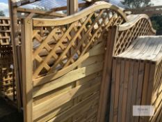 9: 6Ft x 6ft San Remo Omega with Trellis Fence Panels RRP £98.99