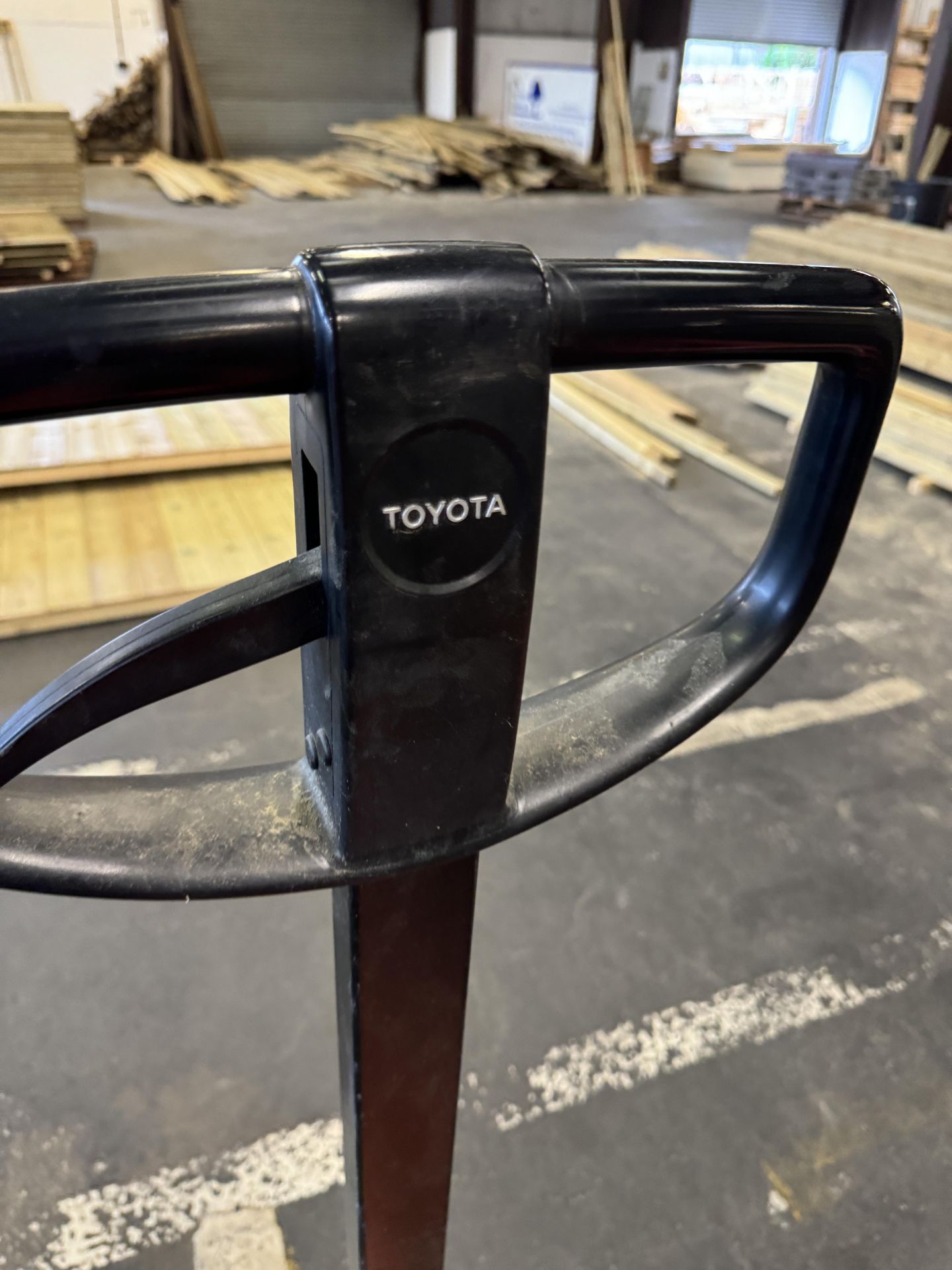 Toyota BT Lifter Pallet Truck - Image 3 of 4