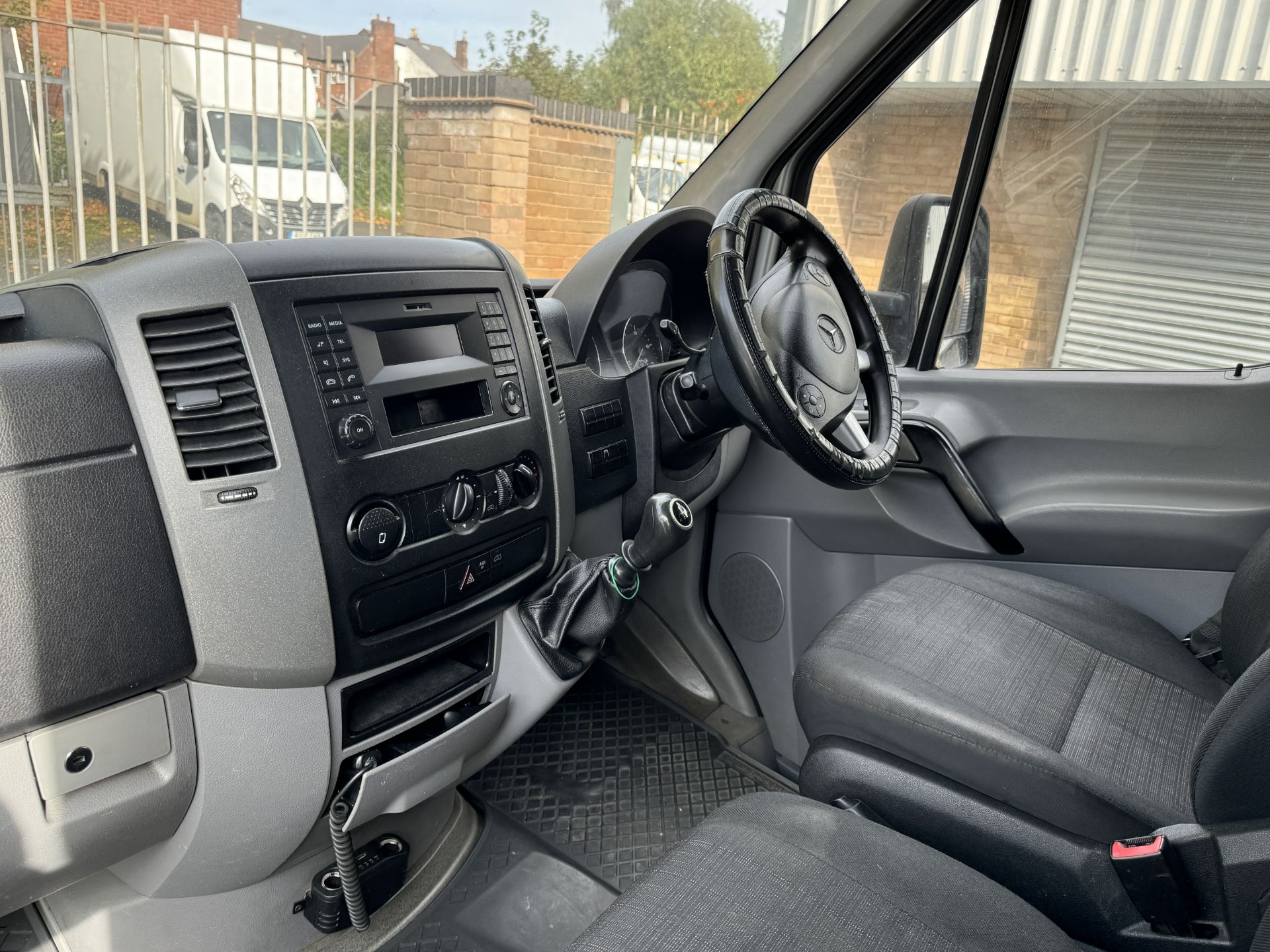 2015 - LWB Curtain Side Mercedes Sprinter 313 CDI Van - Image 34 of 52