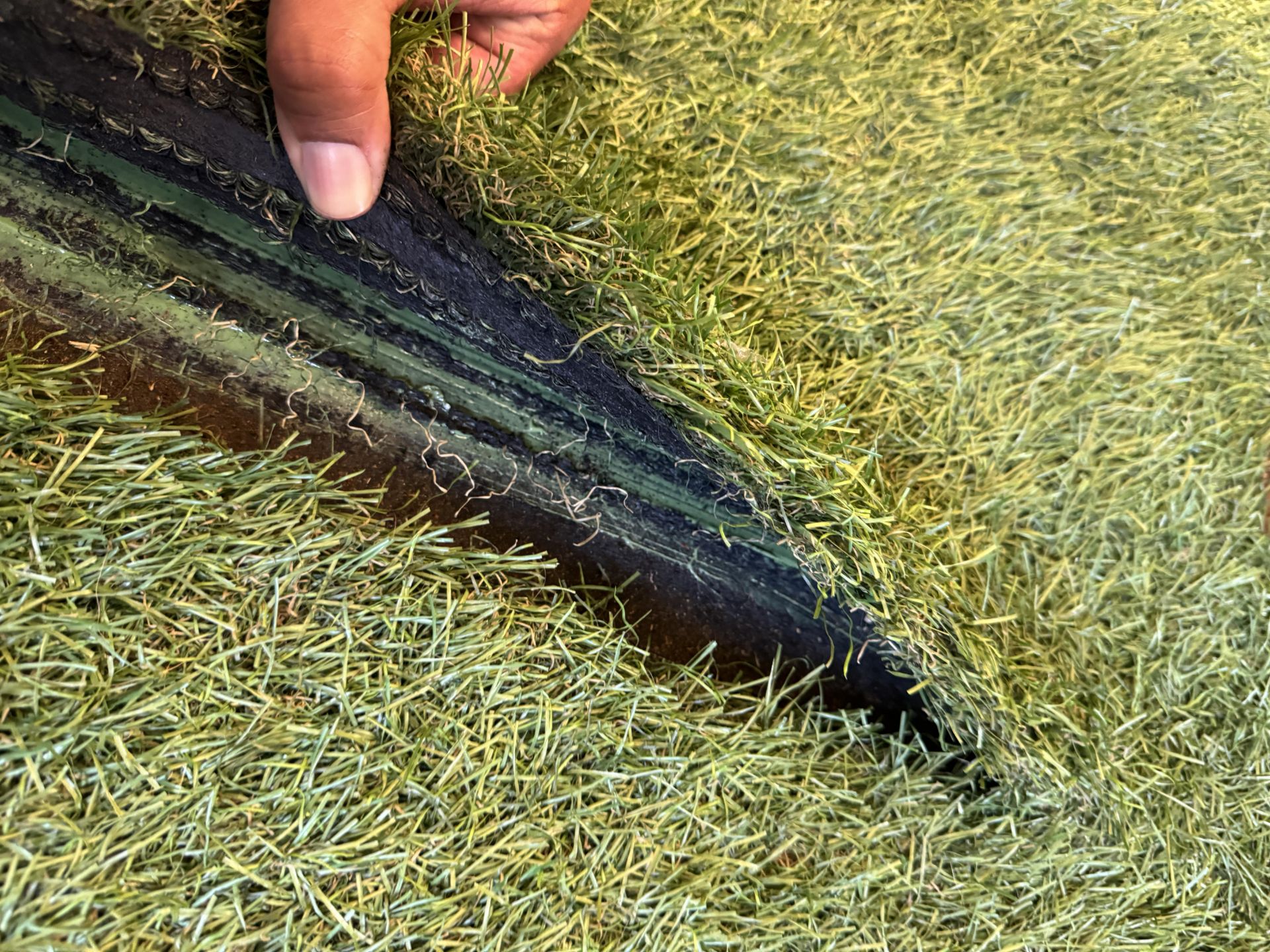 Approximately 150 Square Metre's of Heavy Duty Grade Artificial Grass Advised Laid in Rolls of Uncut - Image 19 of 23