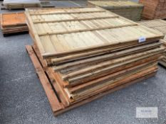 17: 6Ft x 5Ft Wainey Edge Fencing Panels (Mixed Colour )