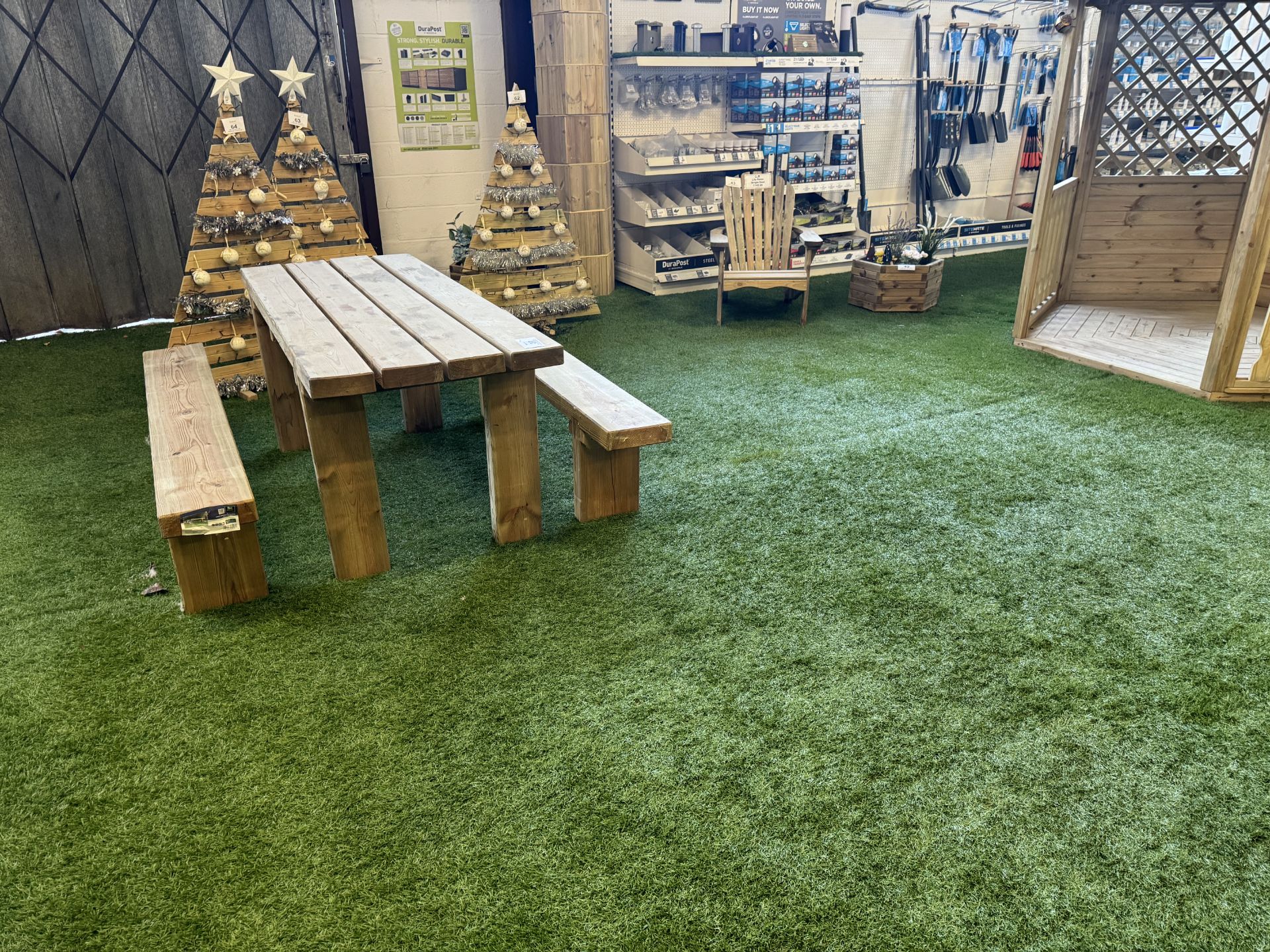 Approximately 150 Square Metre's of Heavy Duty Grade Artificial Grass Advised Laid in Rolls of Uncut - Image 7 of 23