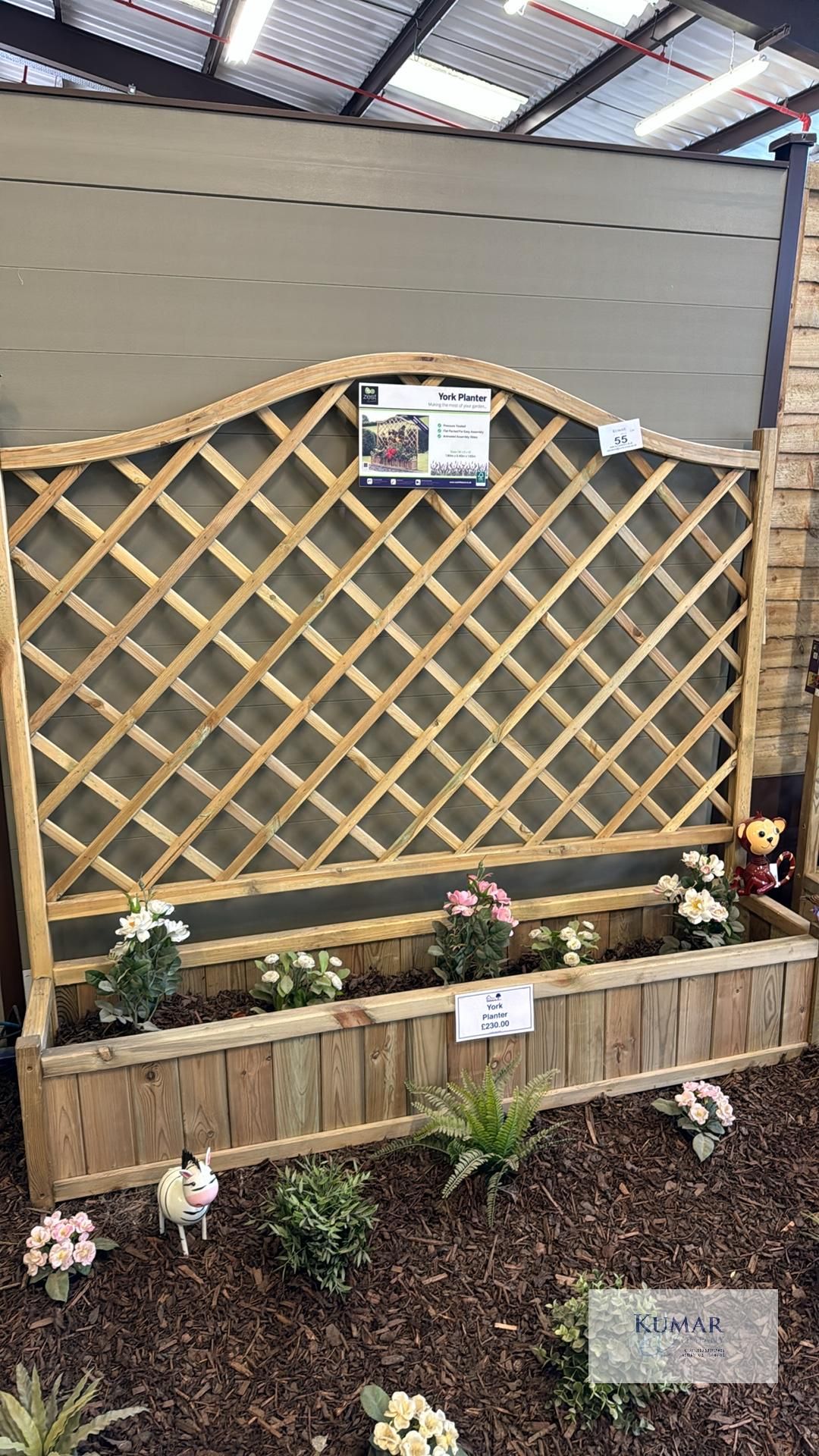 York Planter, Sizes (W x D x H) 1.80m x 0.4m x 1.65m RRP £230.00 - Image 3 of 6