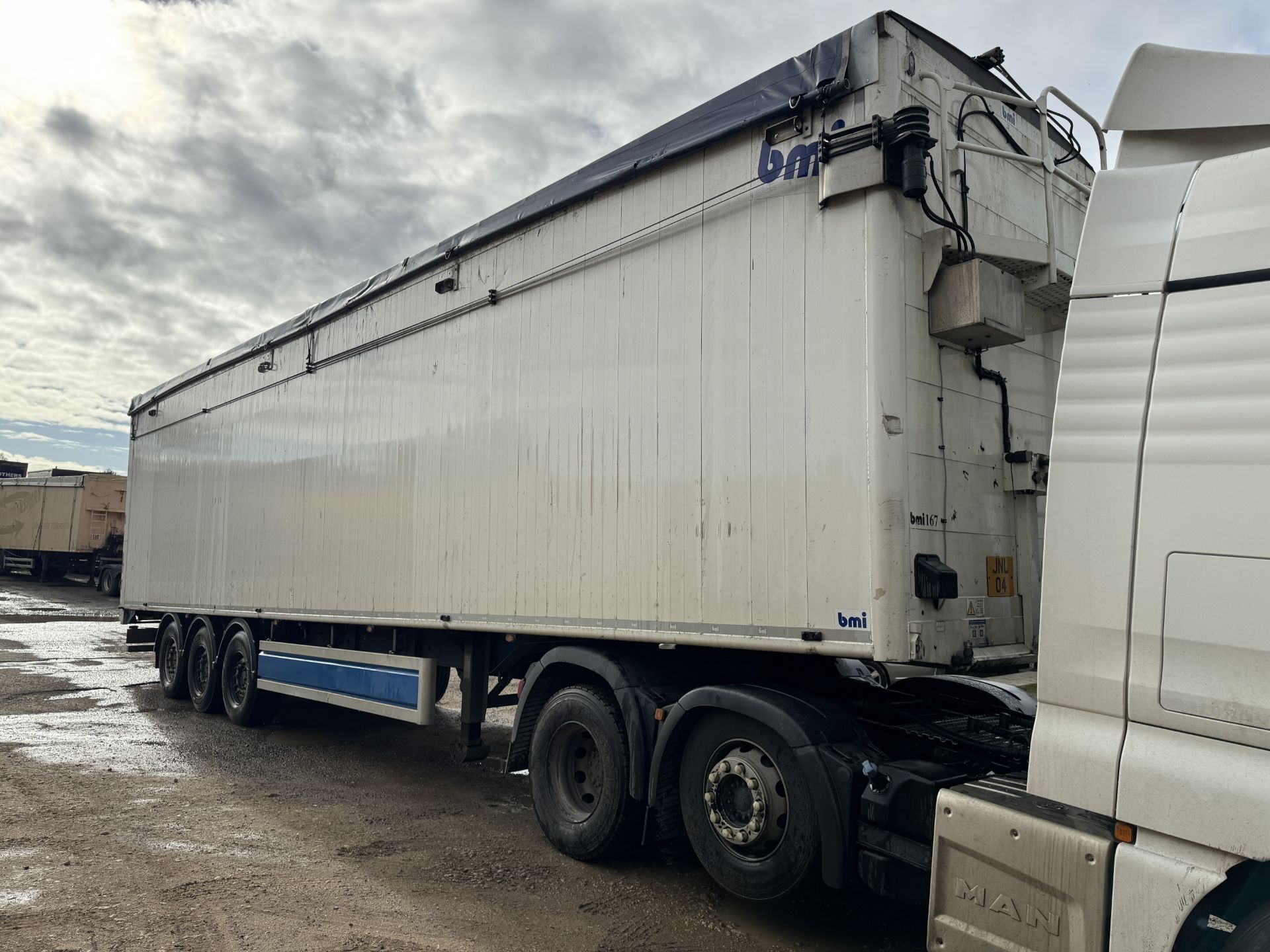 2017 - BMI Trailers Type AW 125, Tri Axle Air Suspension 125 Yard Cargo Floor Trailer