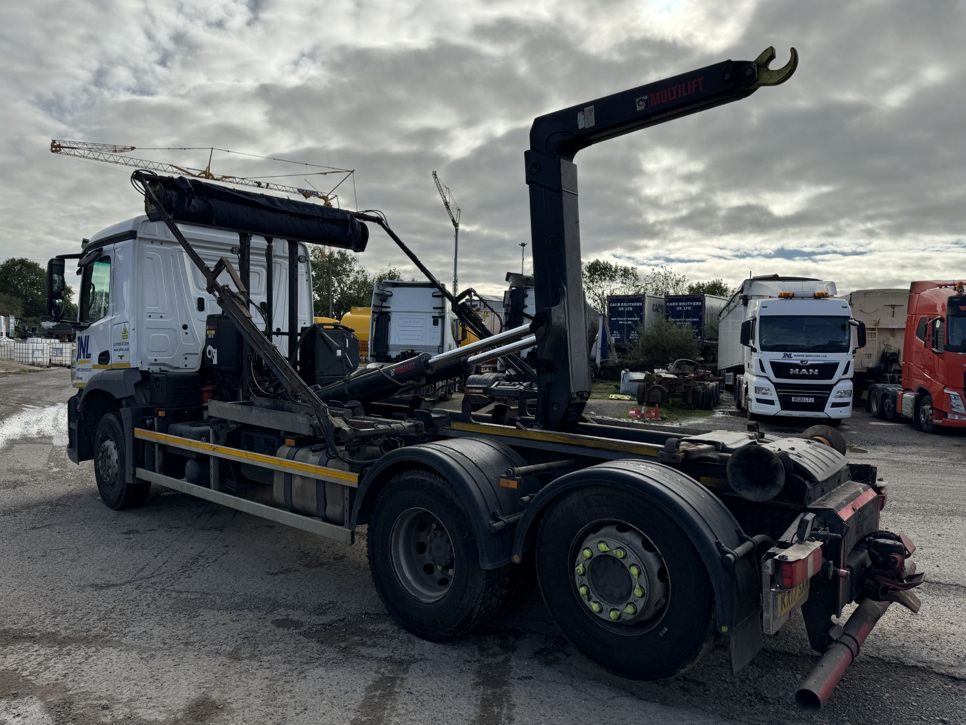 2017 - Mercedes 2546 Euro 6, 6 x 2 Draw Bar Skip Loader - Image 11 of 67