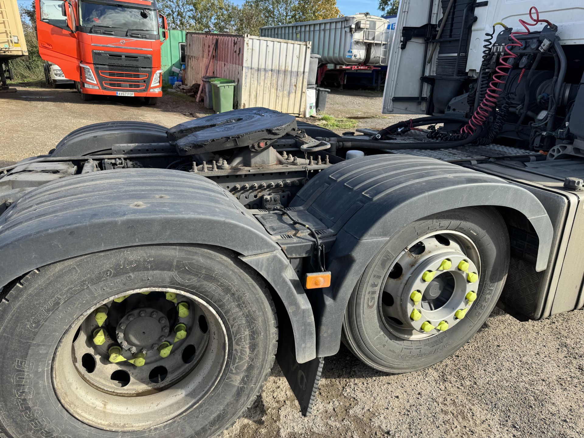 2016 - Volvo FH460 6 x 2 Euro 6 Mid Lift Tractor Unit - Image 17 of 47