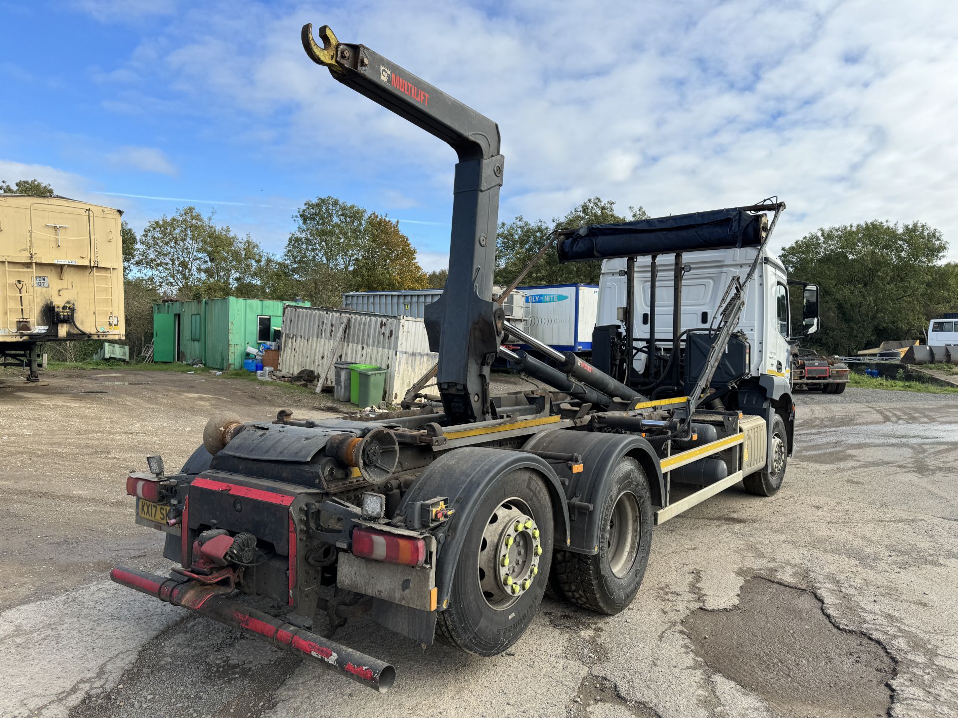 2017 - Mercedes 2546 Euro 6, 6 x 2 Draw Bar Skip Loader - Image 16 of 67